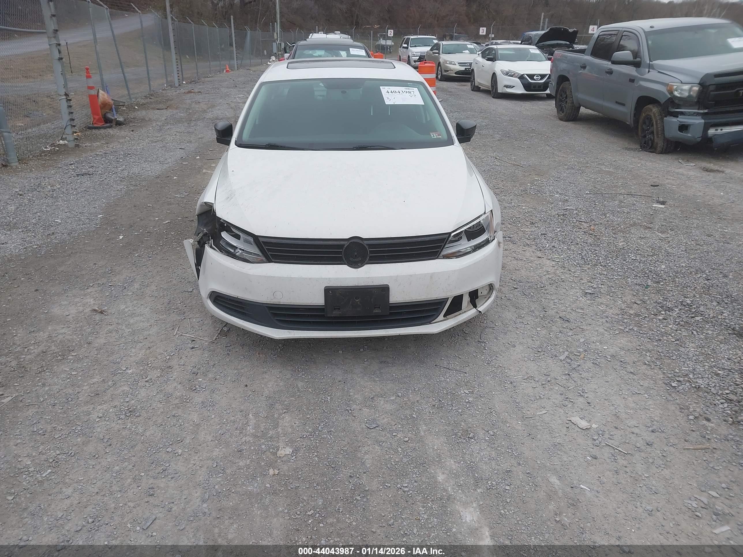 VOLKSWAGEN JETTA image 6