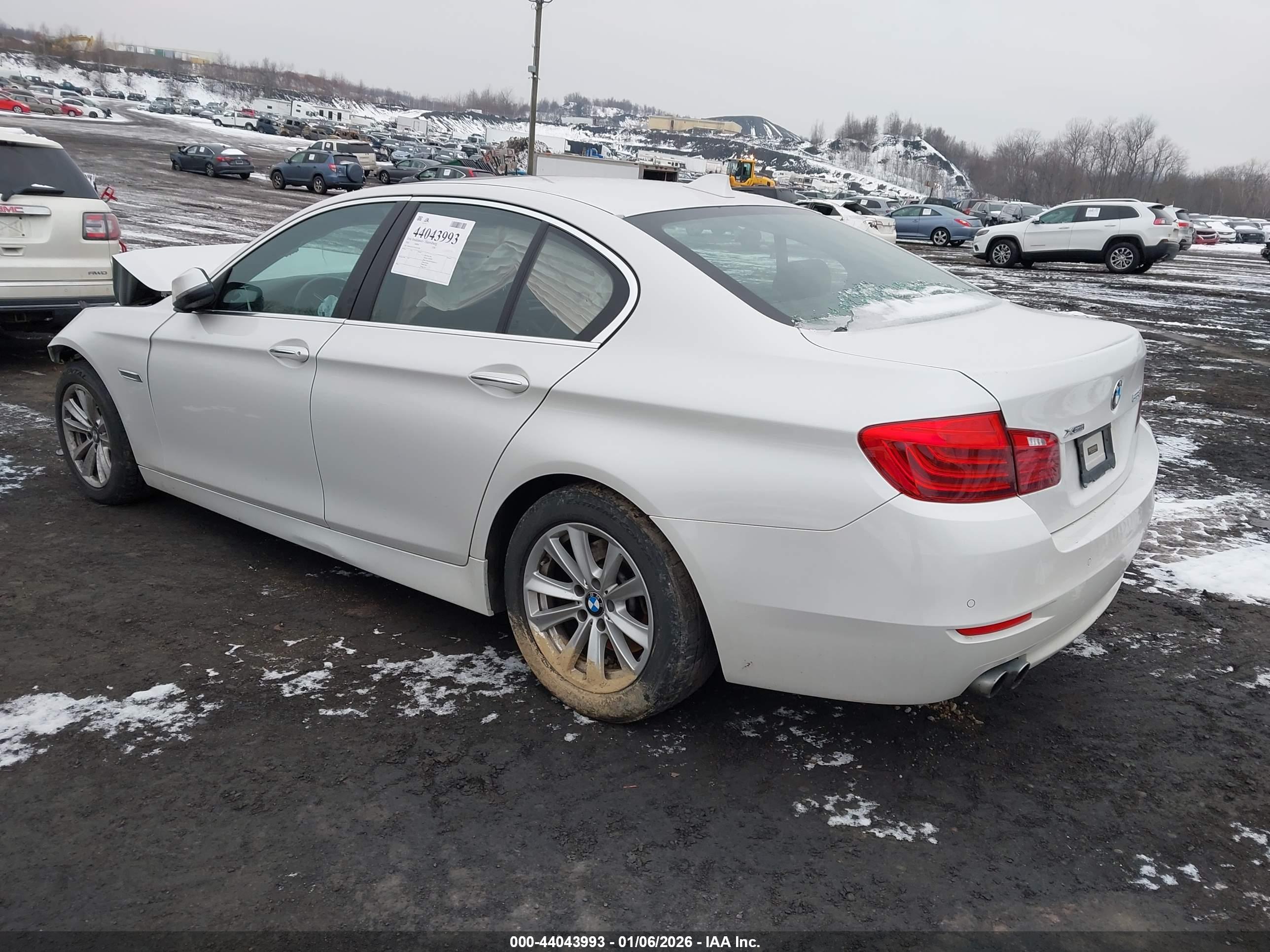 BMW 528I image 3