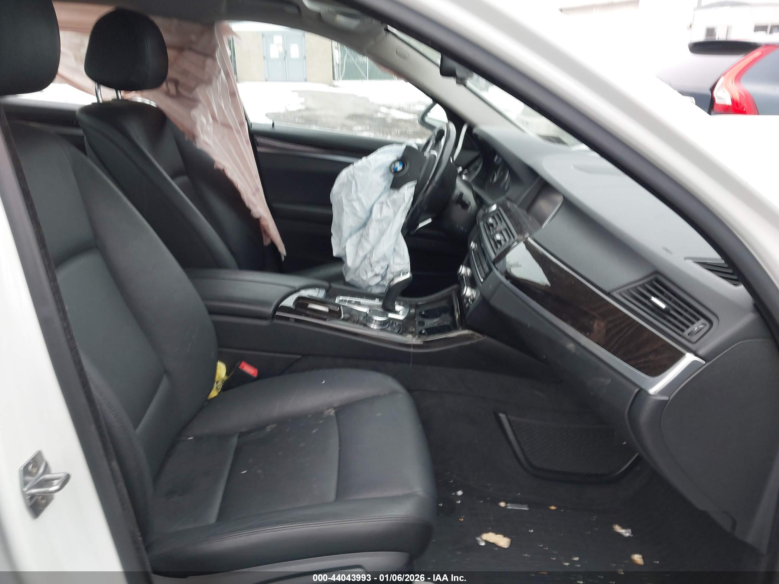 BMW 528I image 5