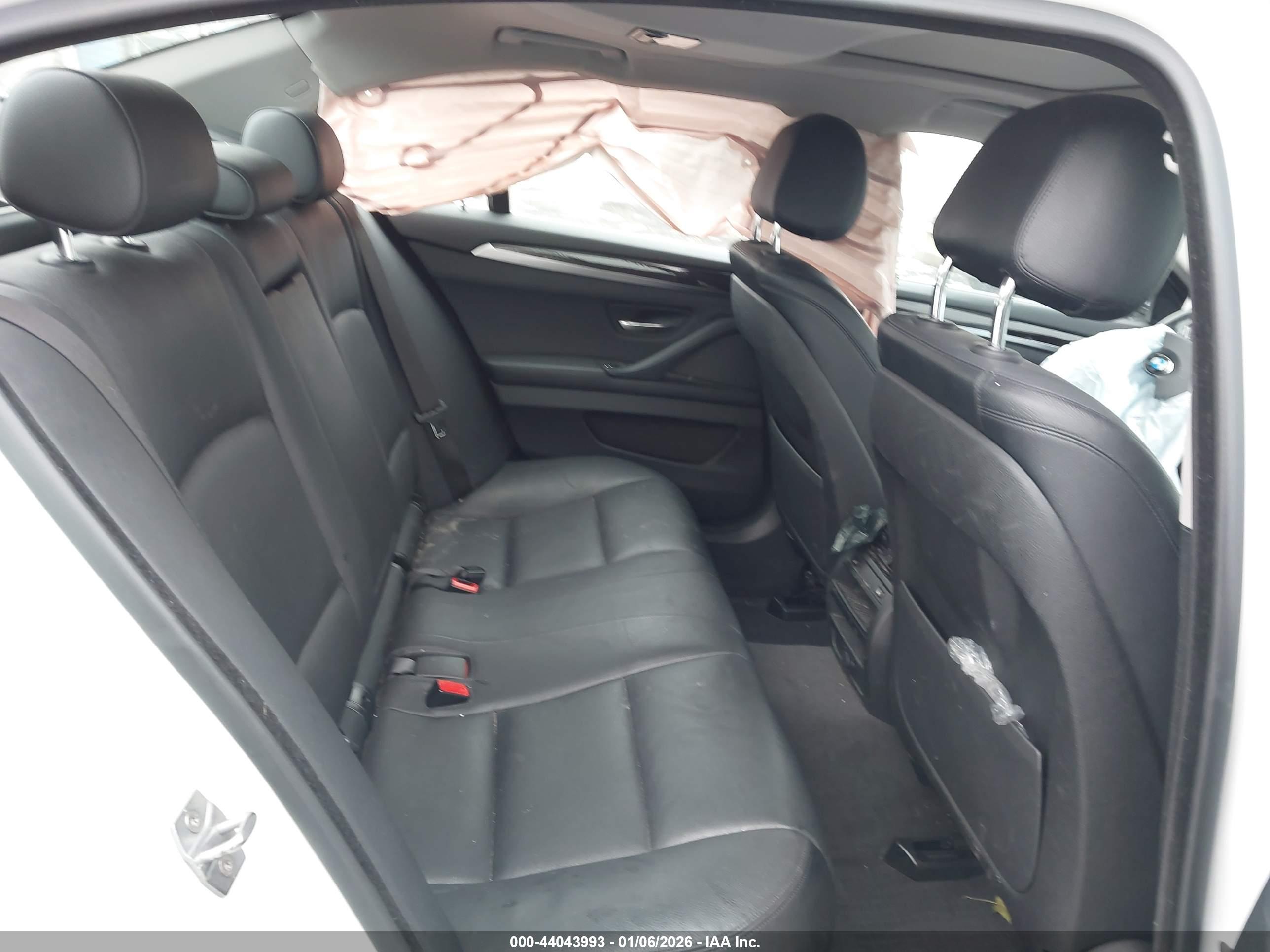 BMW 528I image 8