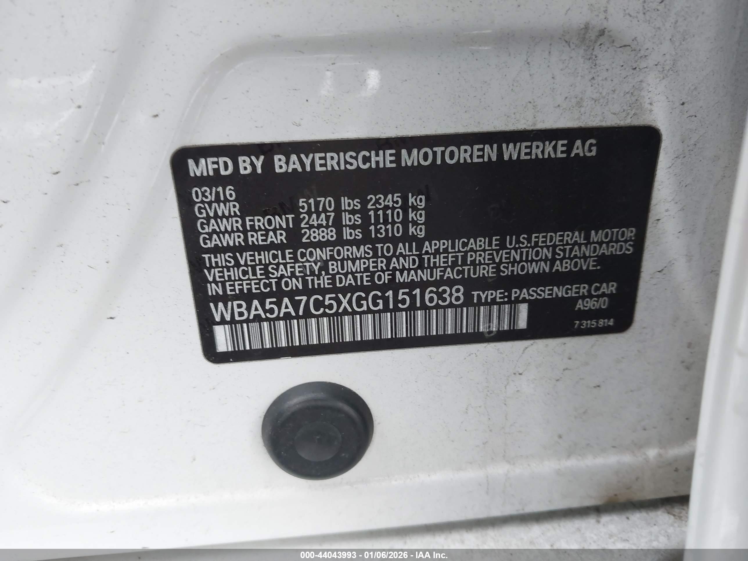 BMW 528I image 9