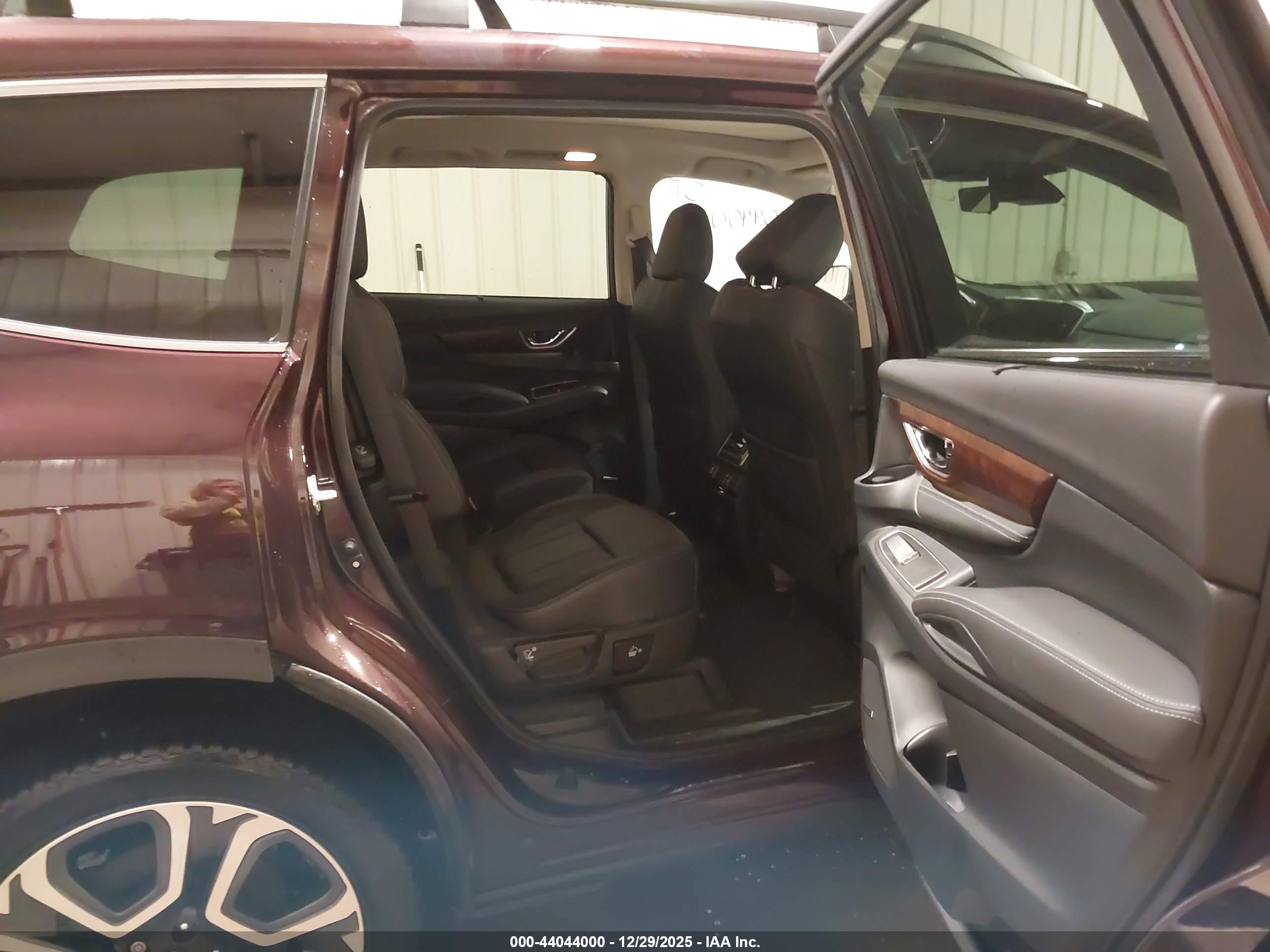 SUBARU ASCENT image 8