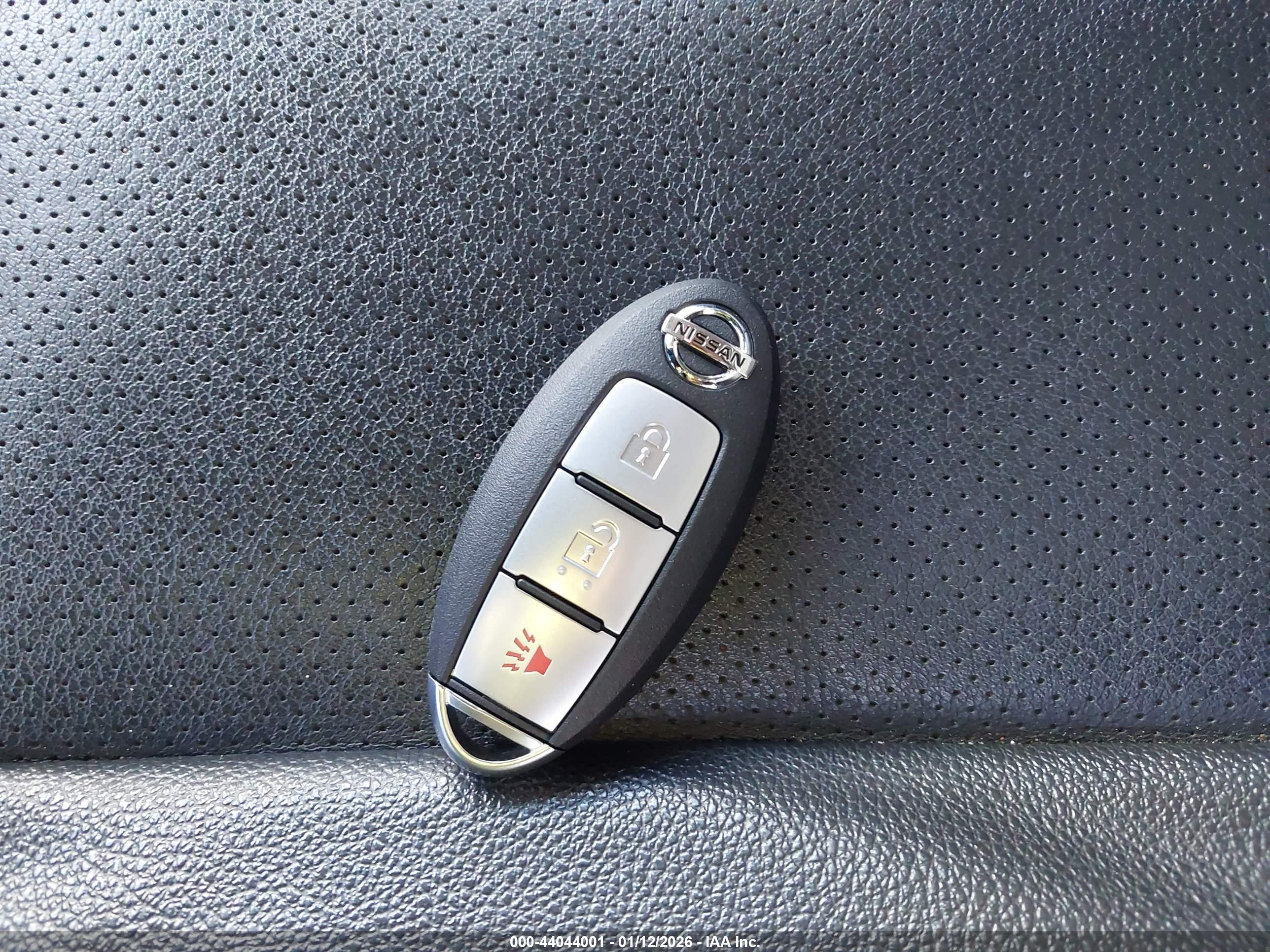 NISSAN ROGUE image 11