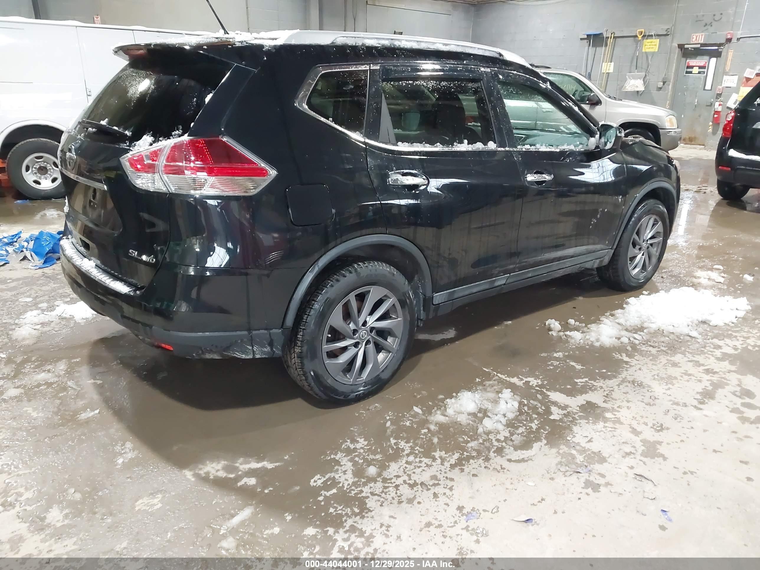 NISSAN ROGUE image 4