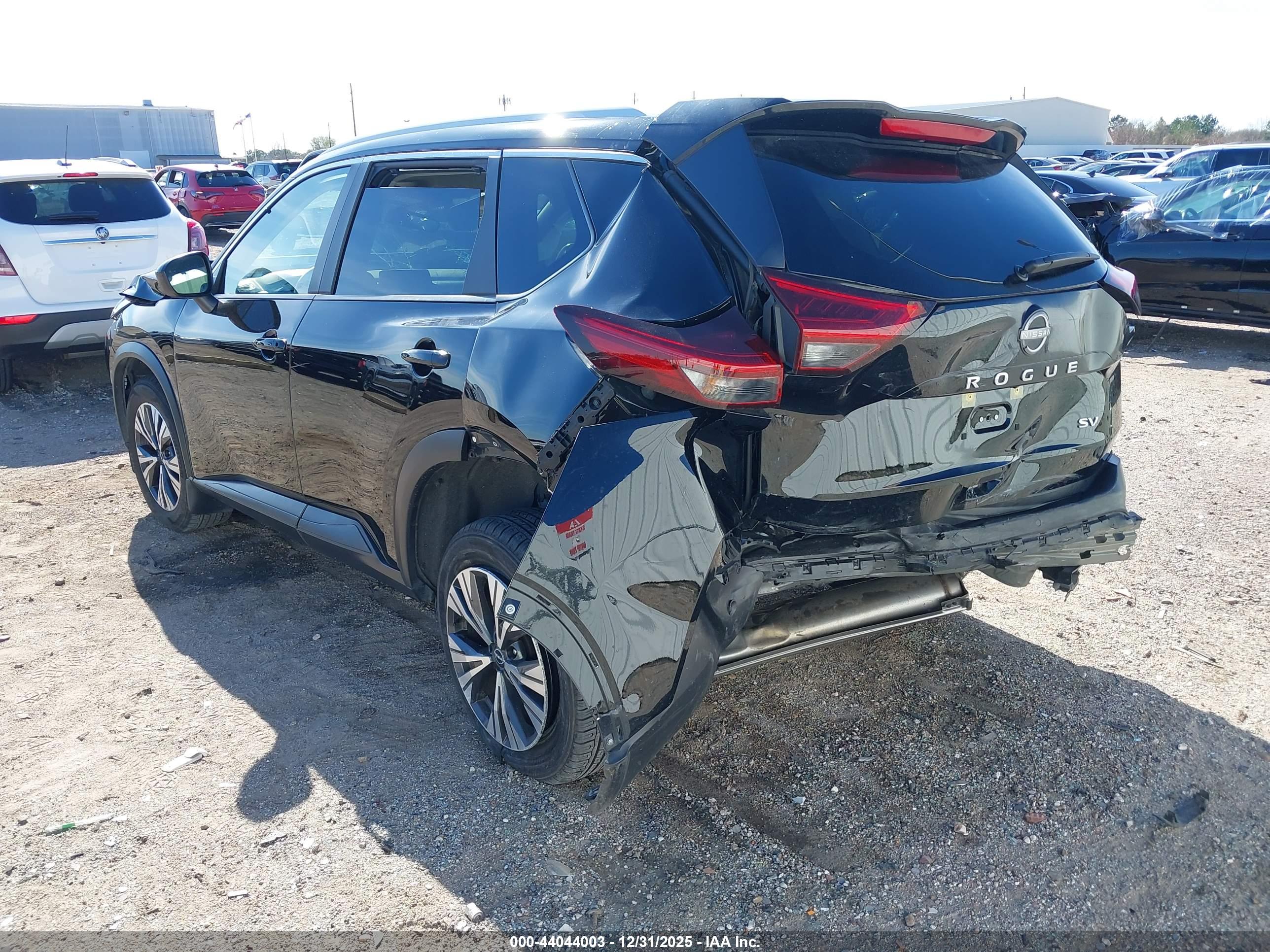 NISSAN ROGUE image 3