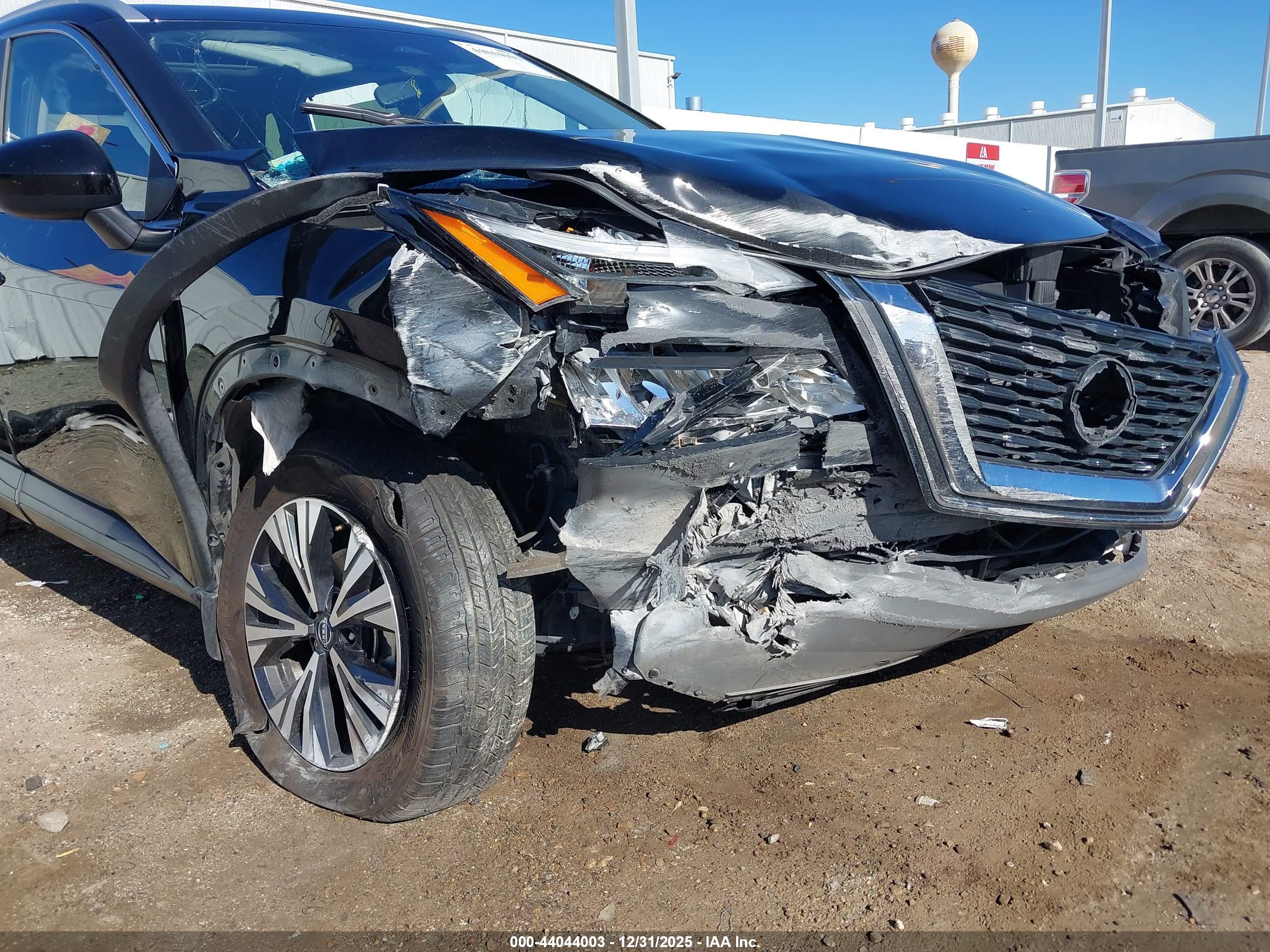 NISSAN ROGUE image 6