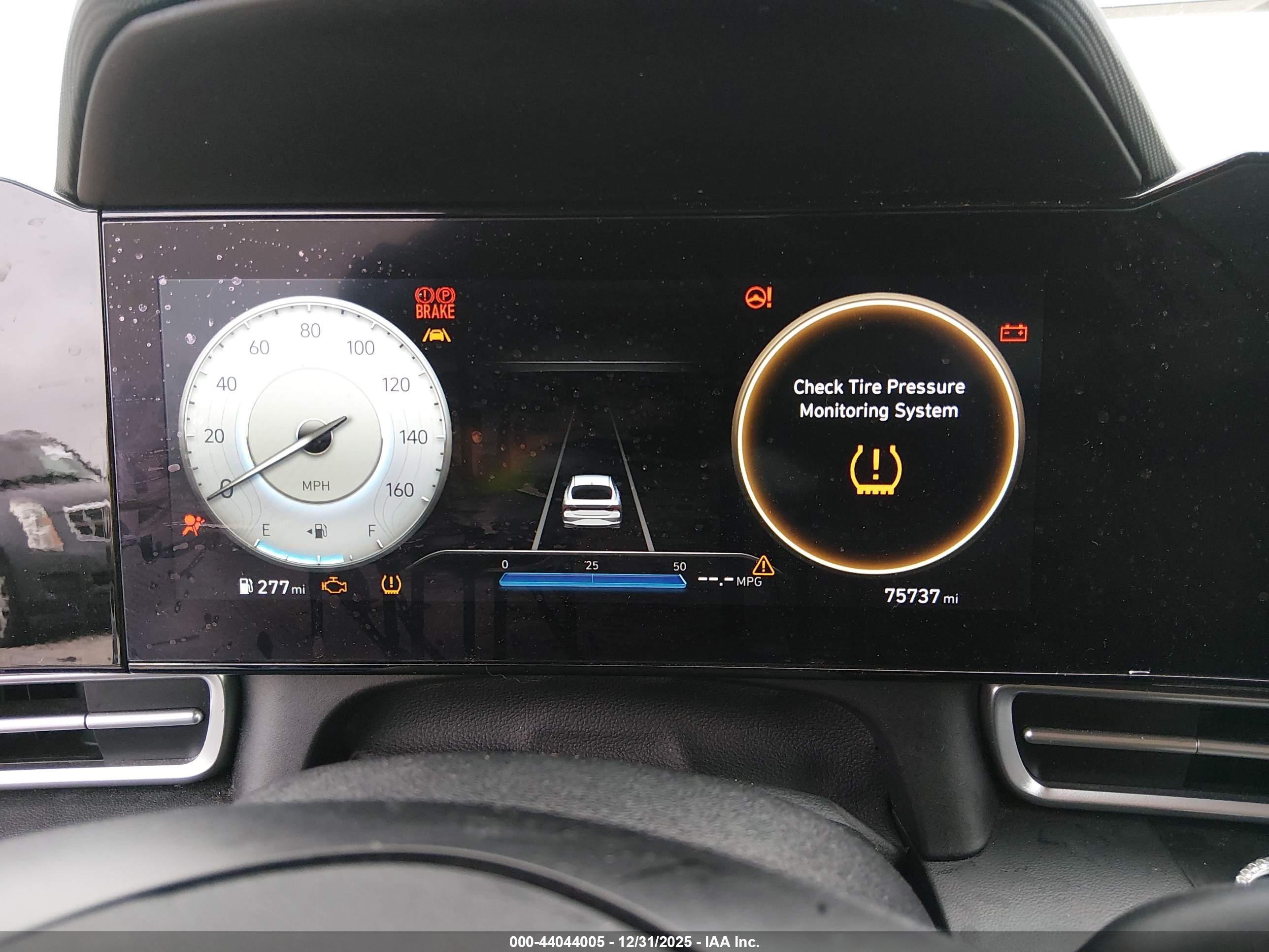HYUNDAI ELANTRA image 7