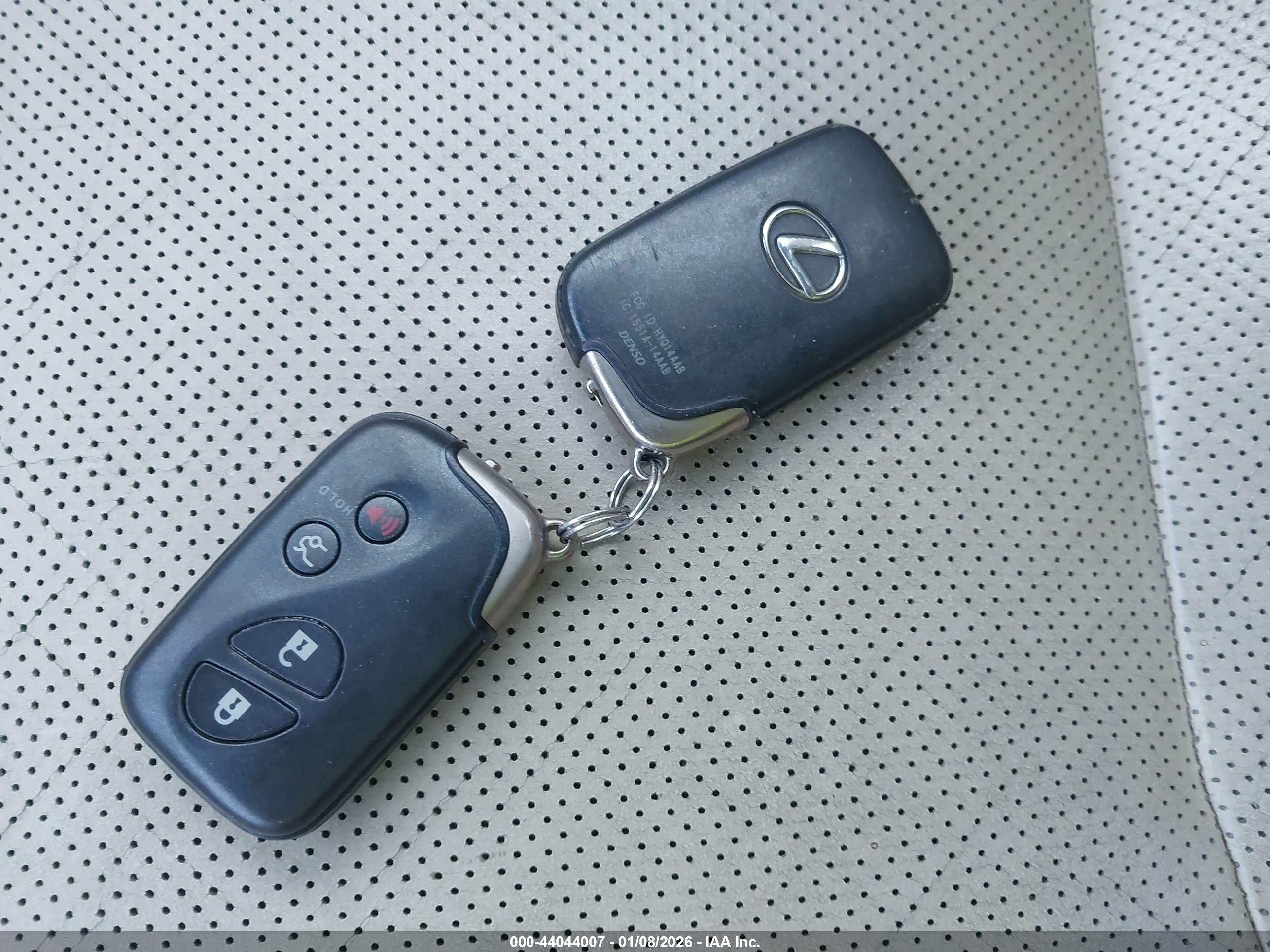 LEXUS ES image 11