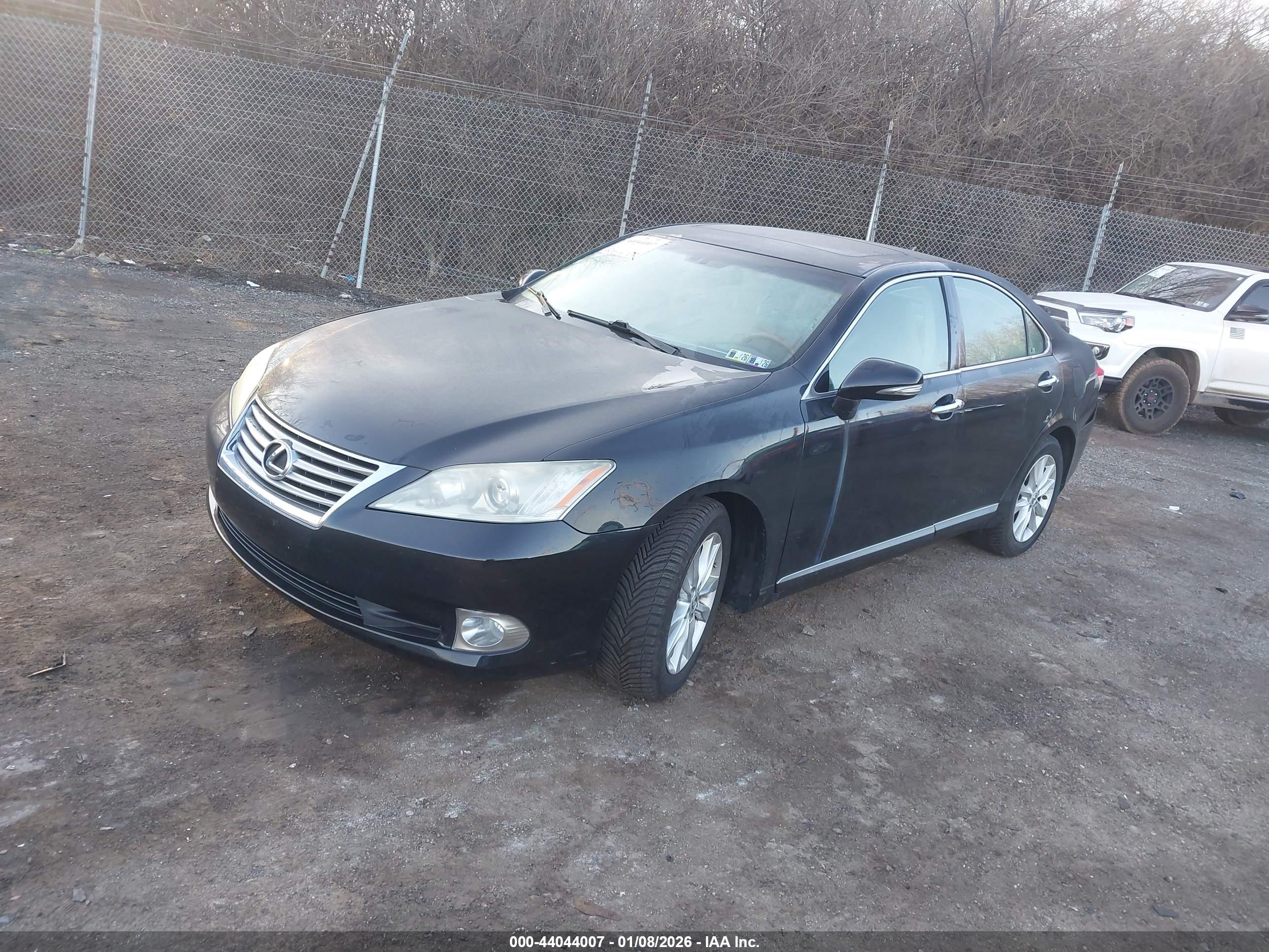 LEXUS ES image 2