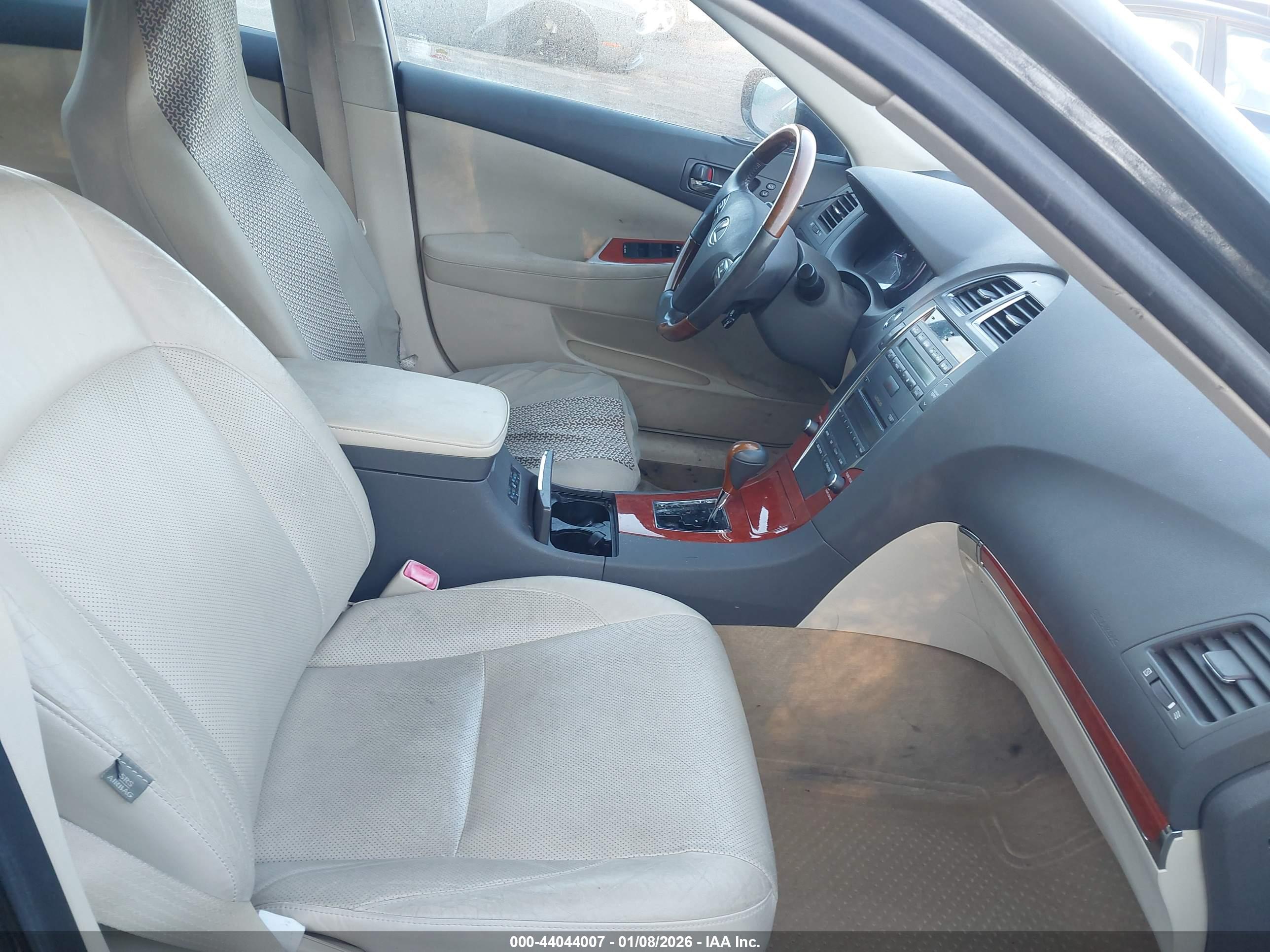 LEXUS ES image 5