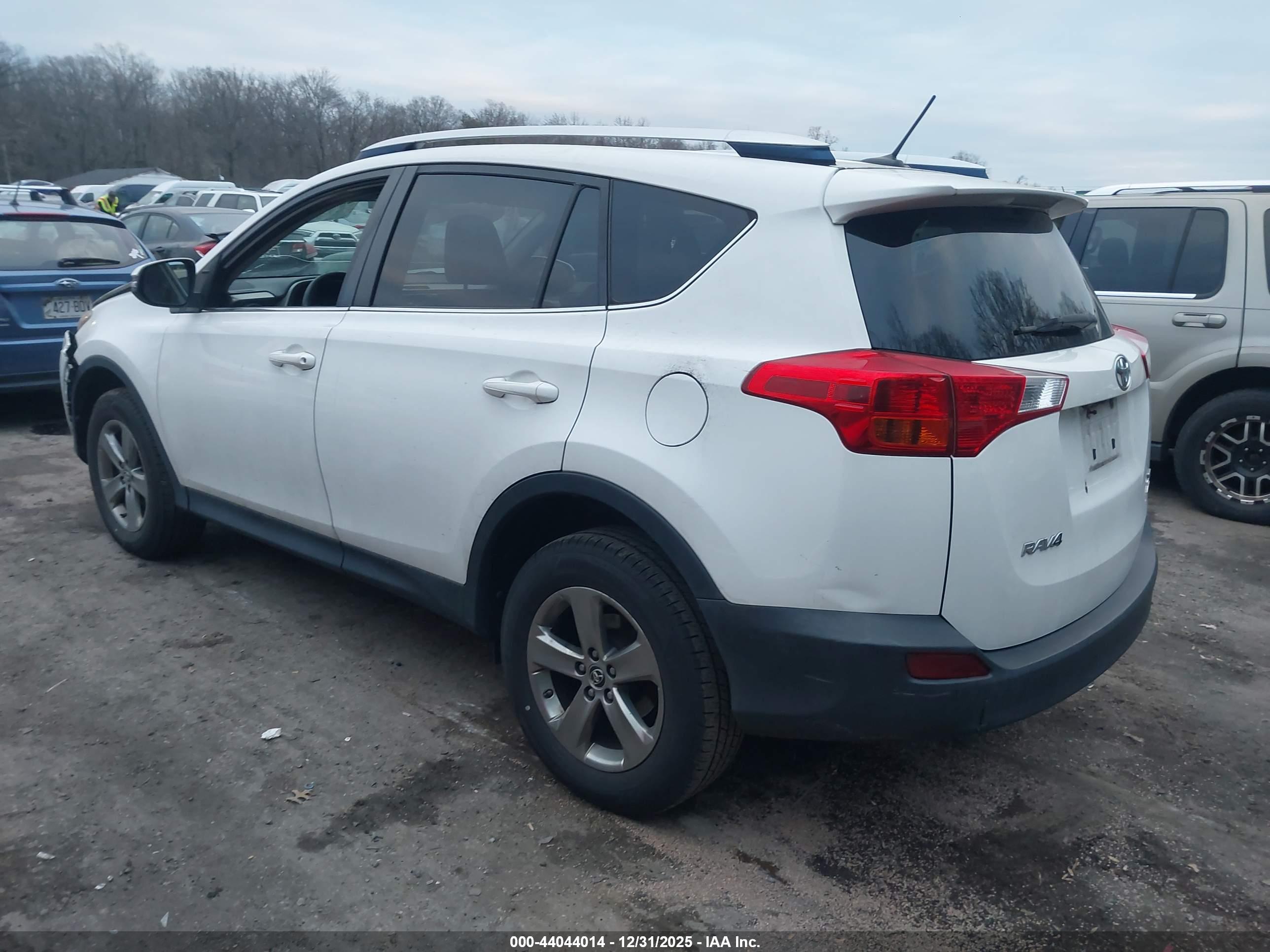 TOYOTA RAV4 image 3