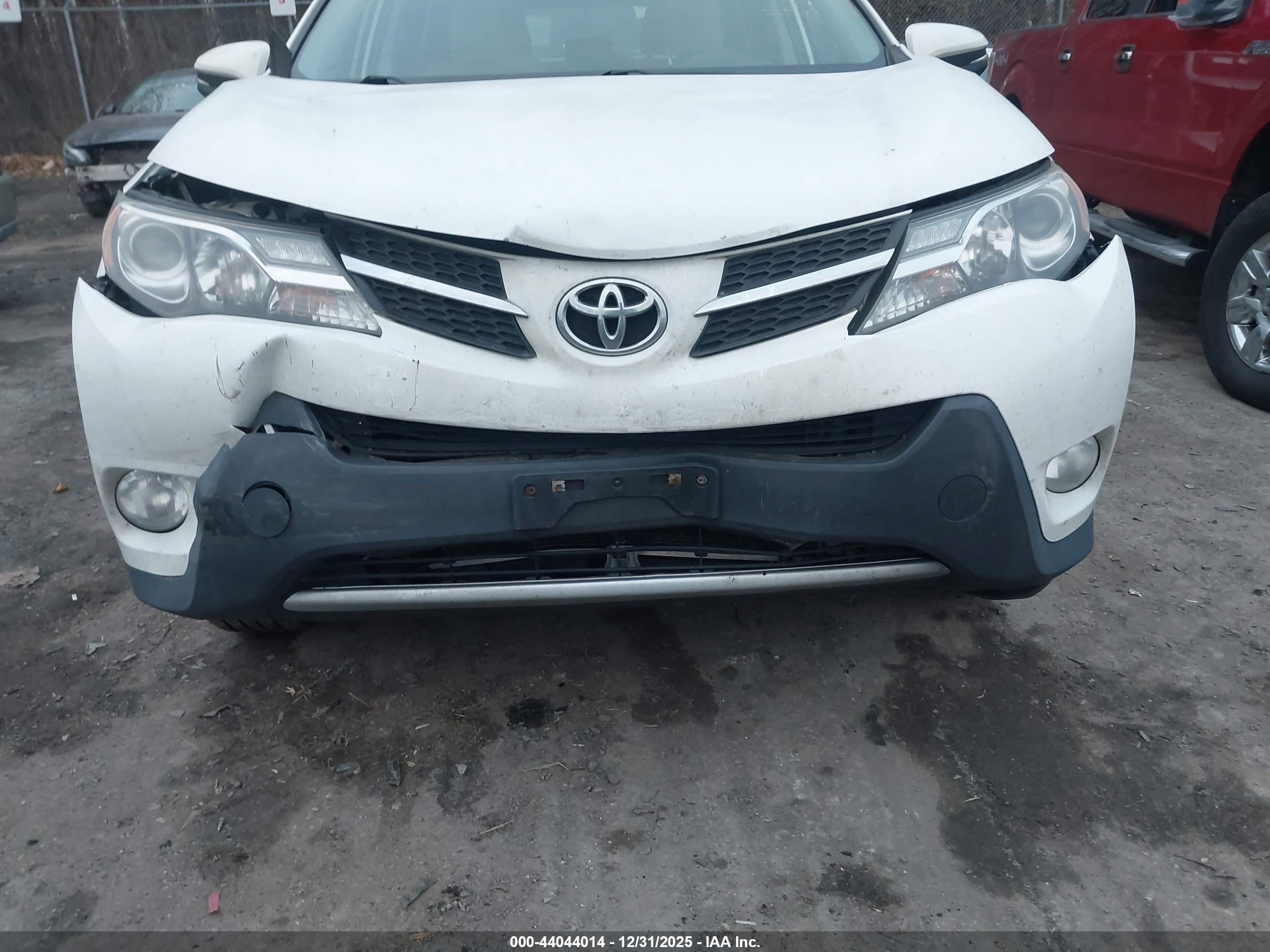 TOYOTA RAV4 image 6