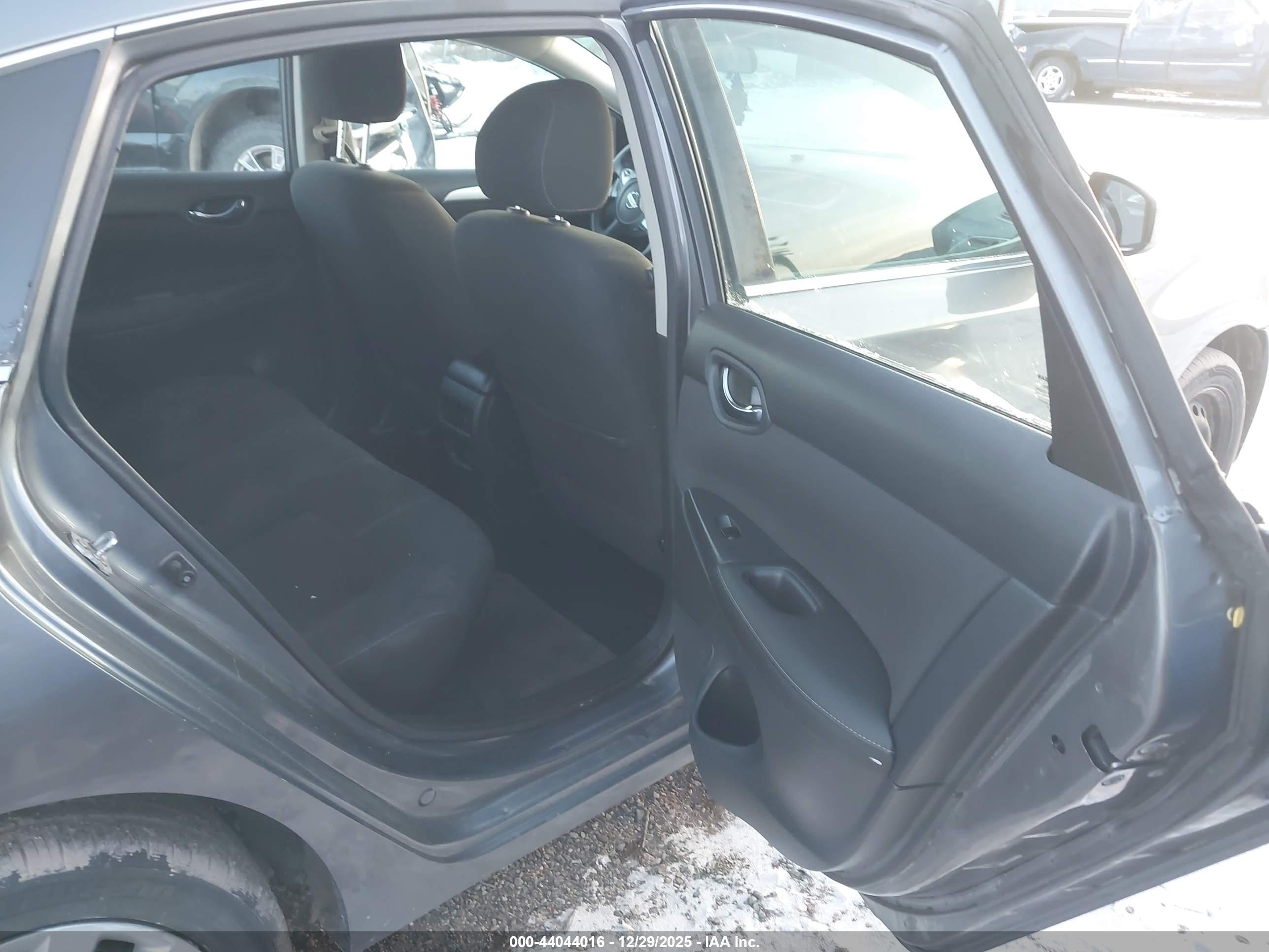 NISSAN SENTRA image 8