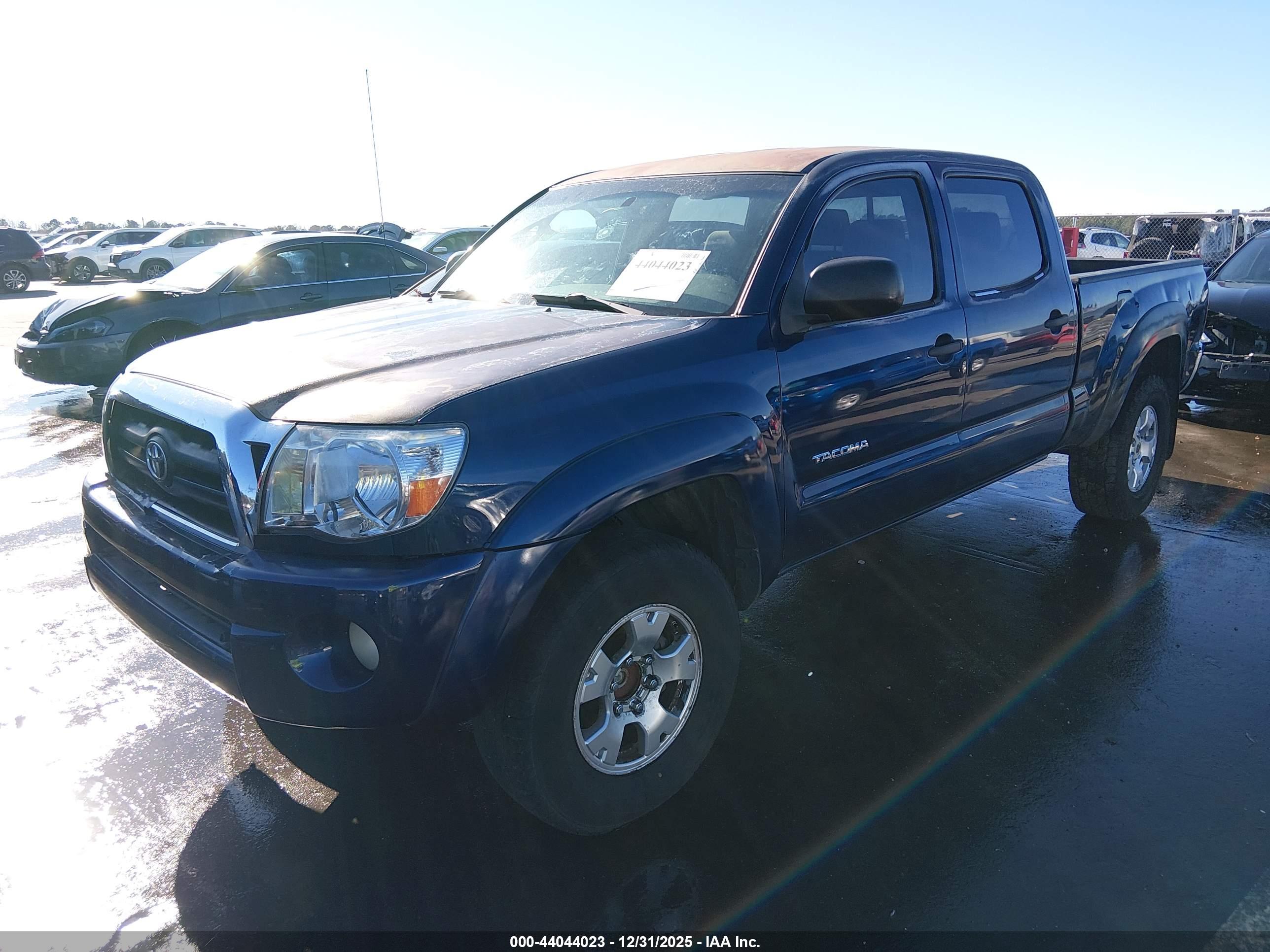 TOYOTA TACOMA image 2