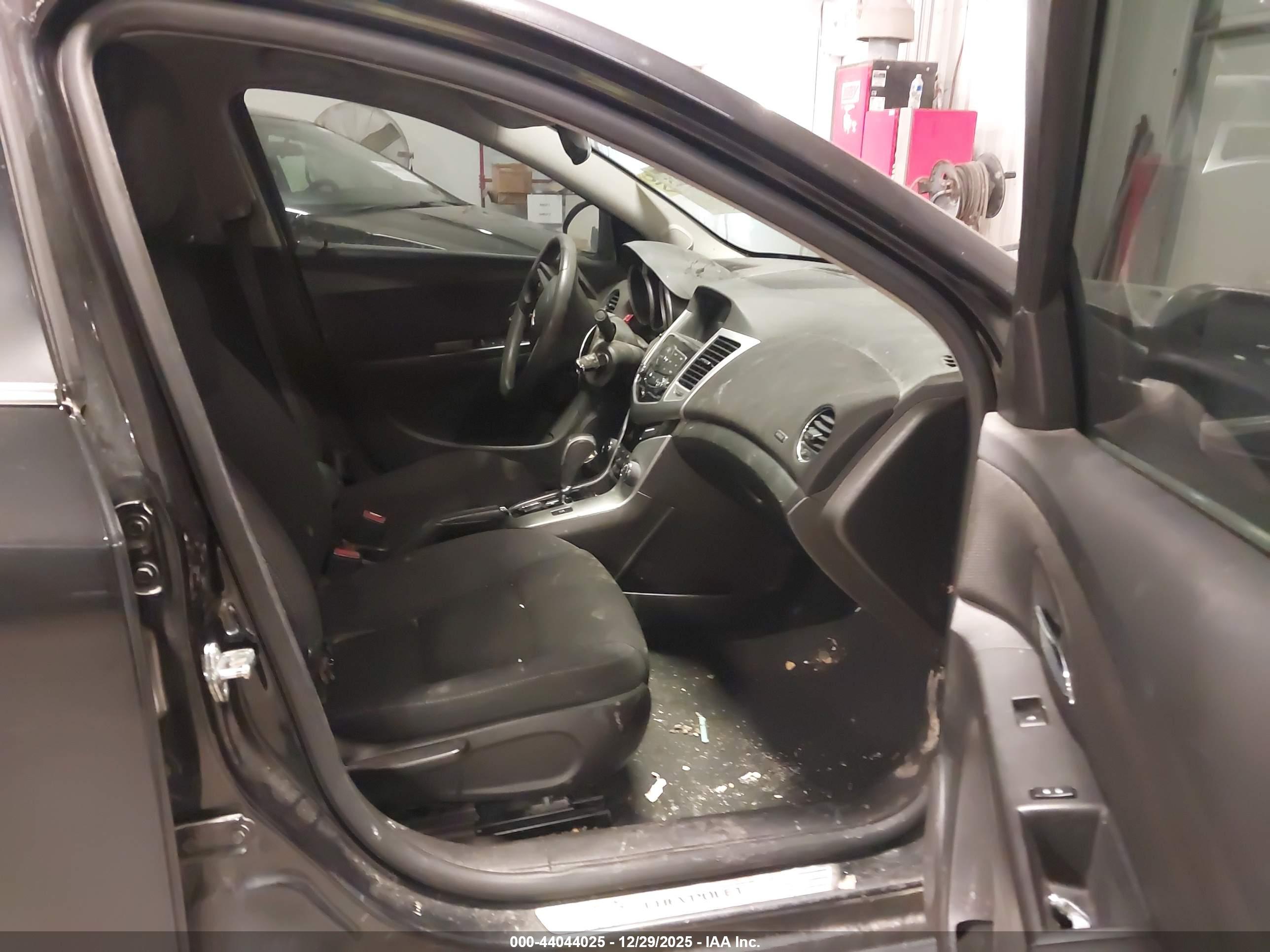 CHEVROLET CRUZE image 5