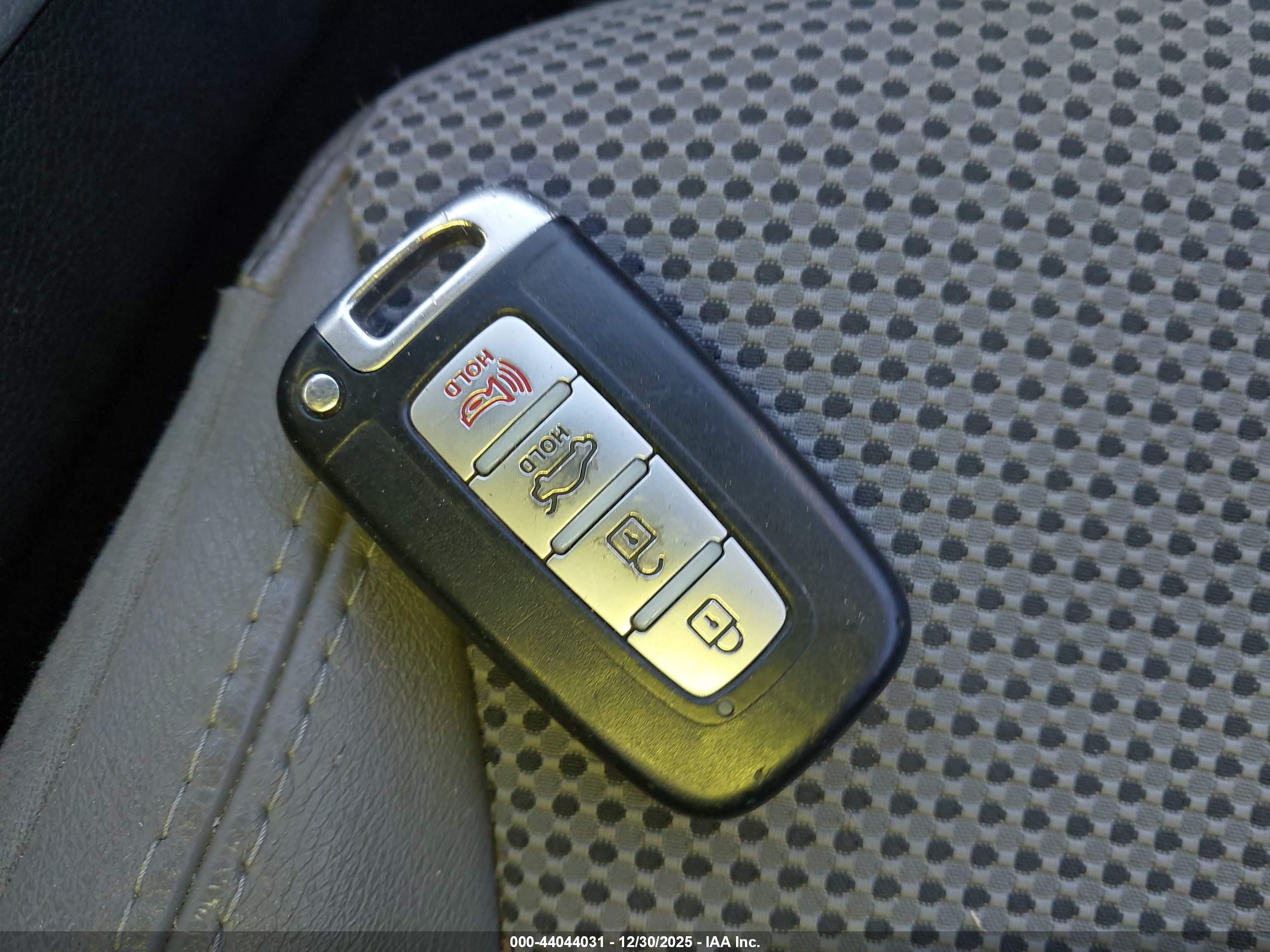 HYUNDAI SONATA image 11