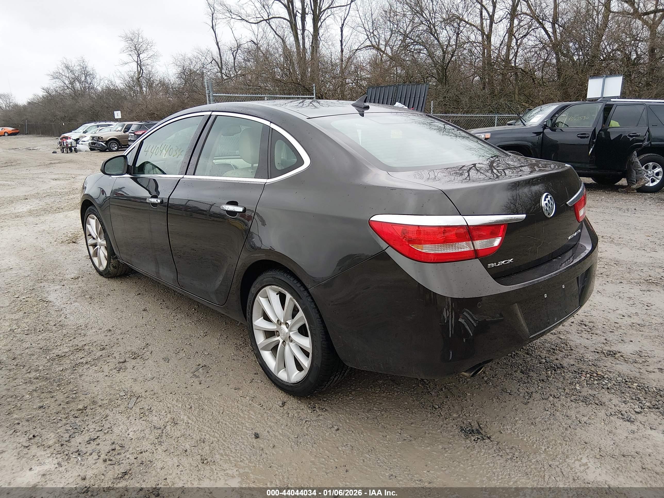 BUICK VERANO image 3