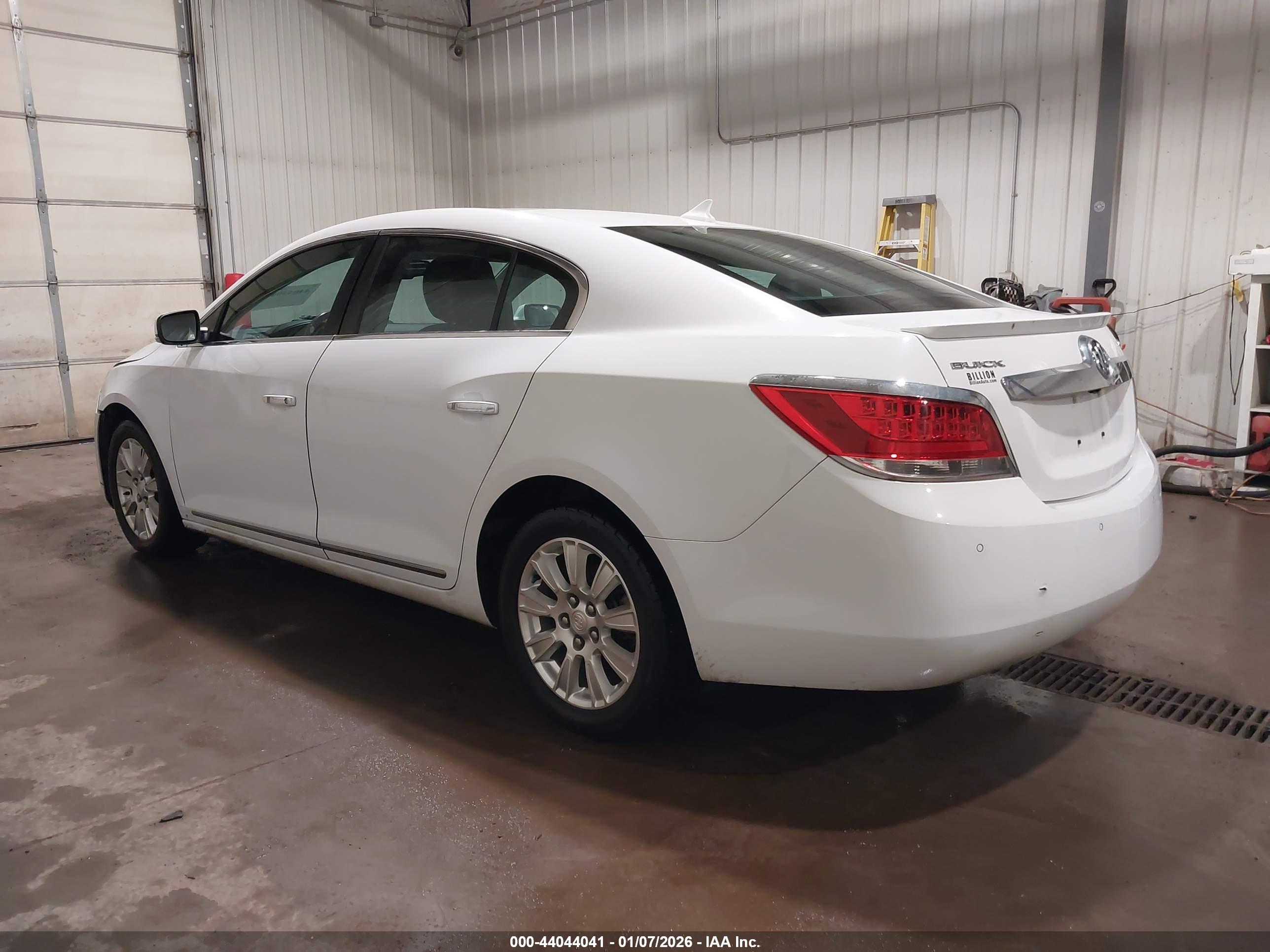 BUICK LACROSSE image 3
