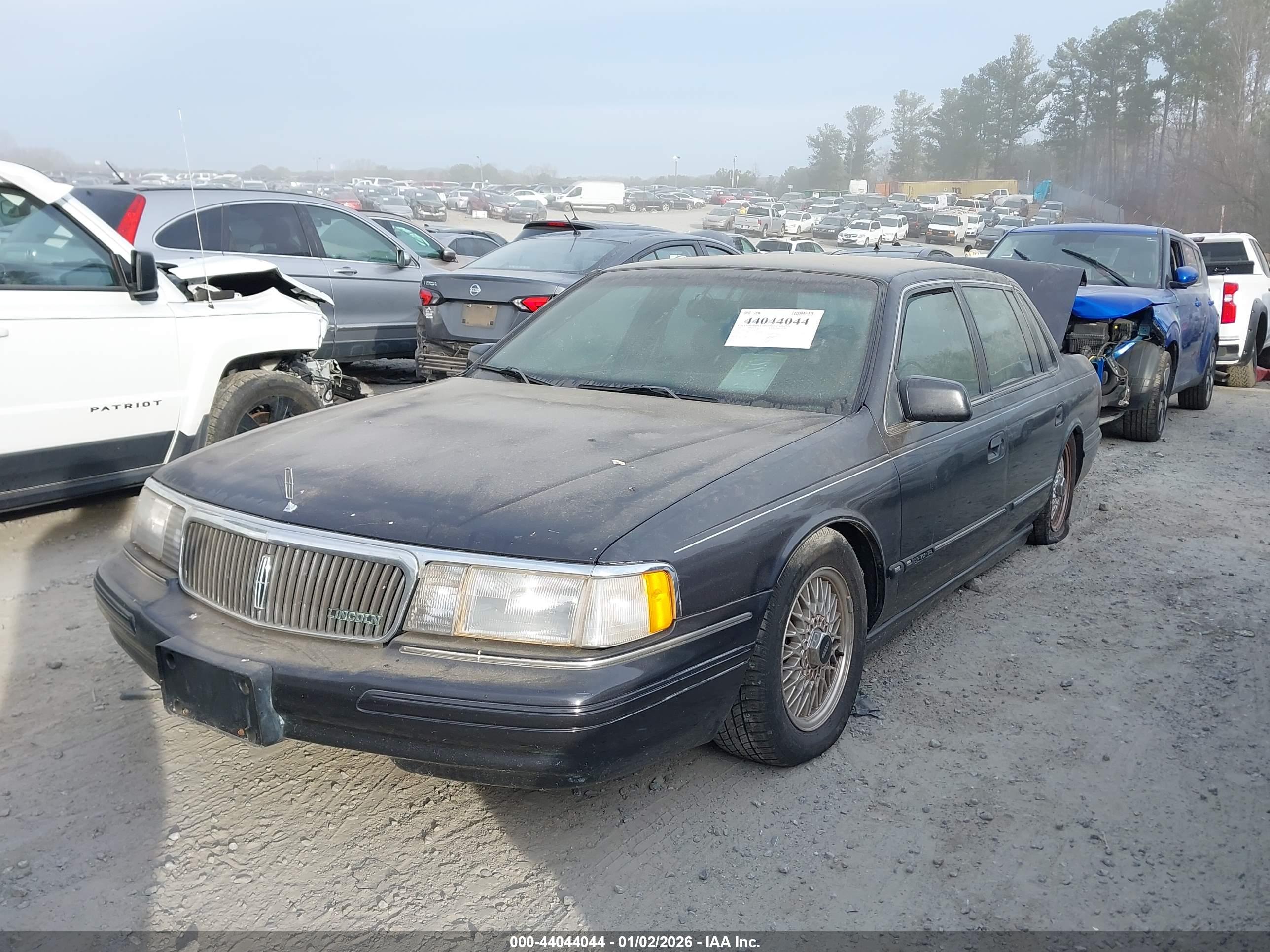 LINCOLN CONTINENTAL image 2