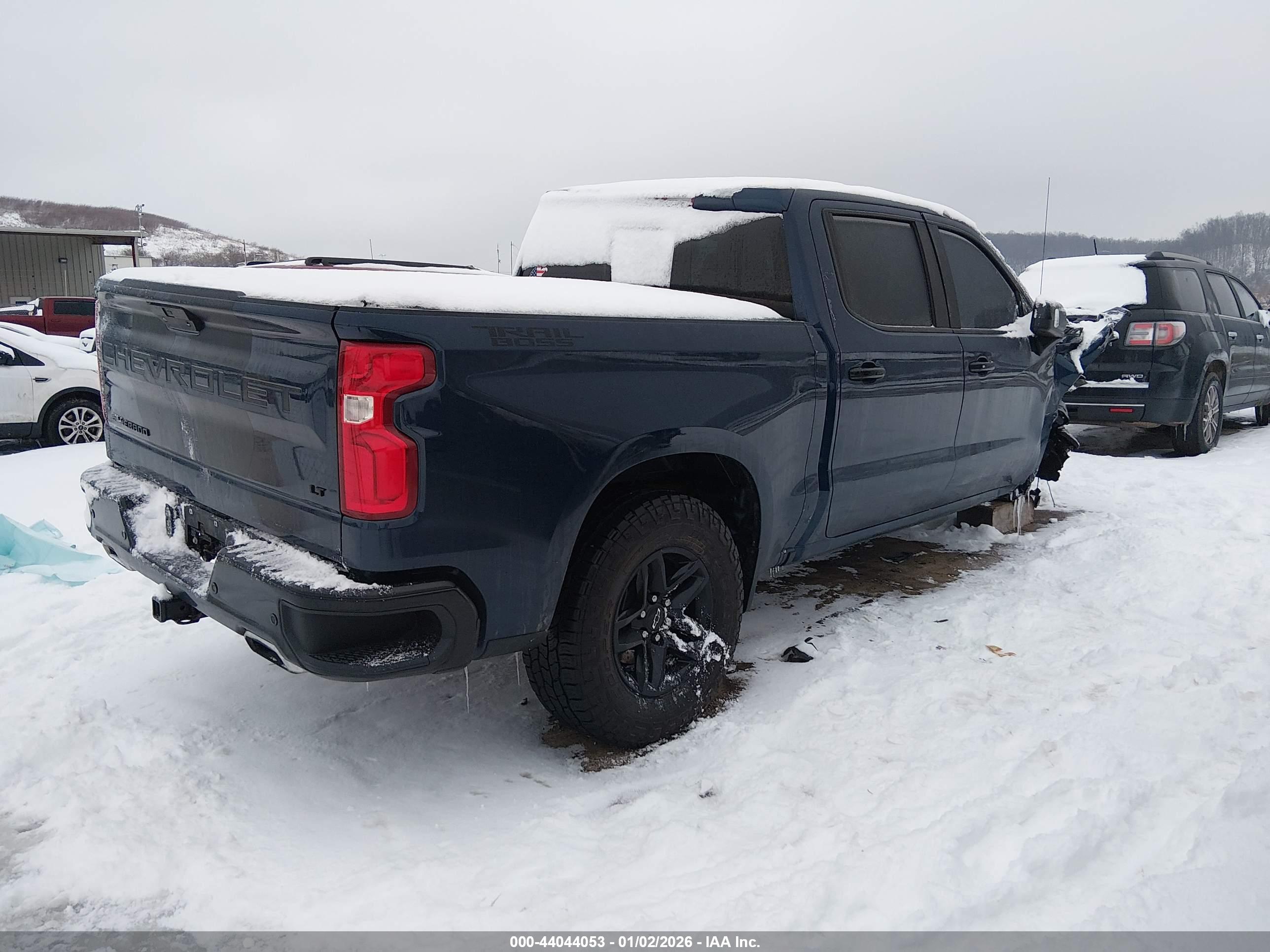 CHEVROLET SILVERADO image 4