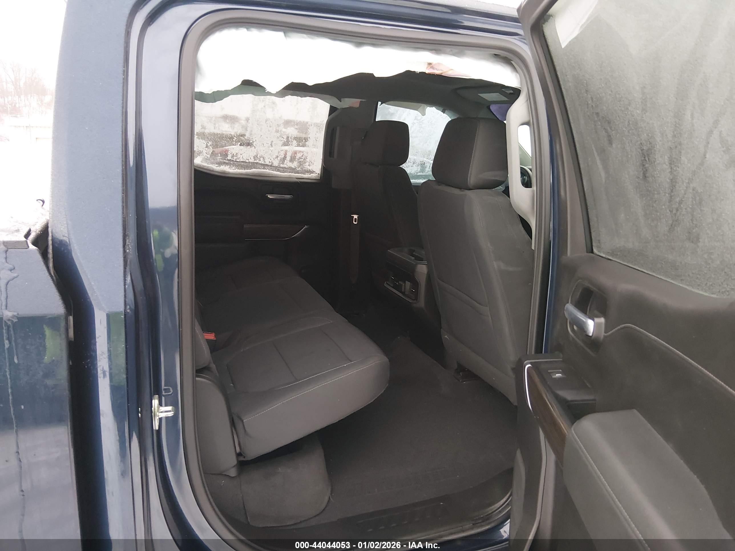 CHEVROLET SILVERADO image 8