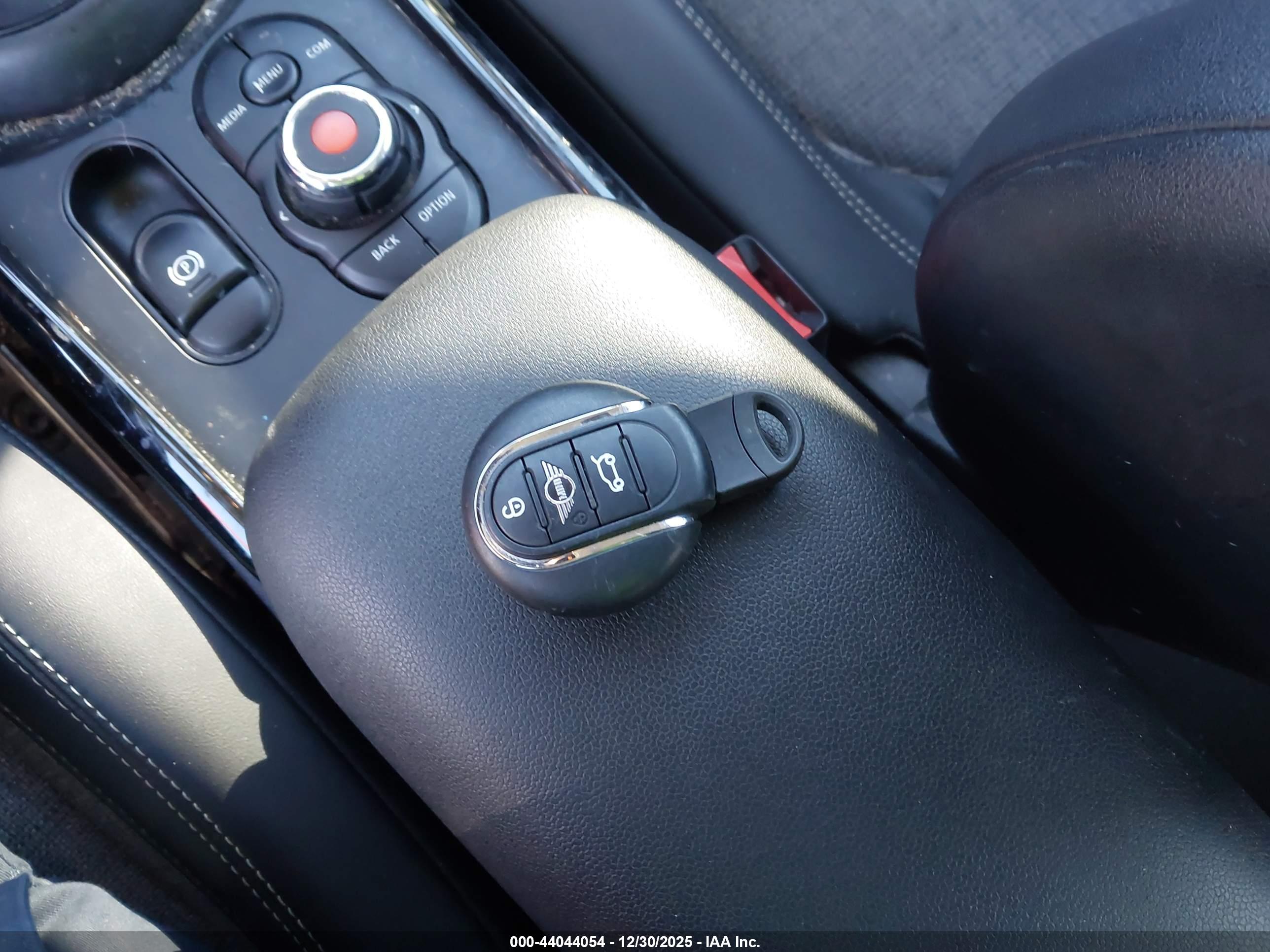 MINI CLUBMAN image 11