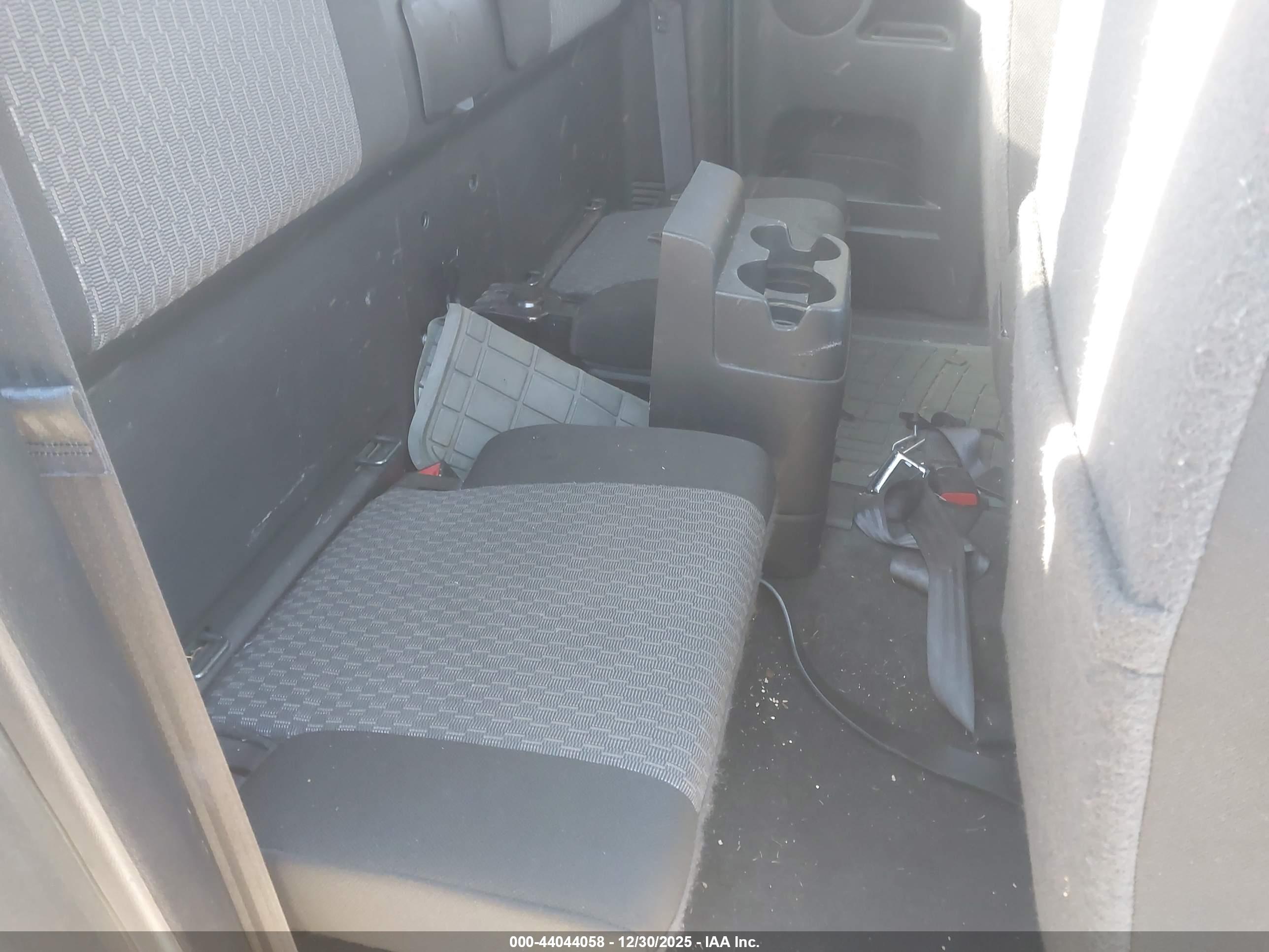 GMC CANYON image 8
