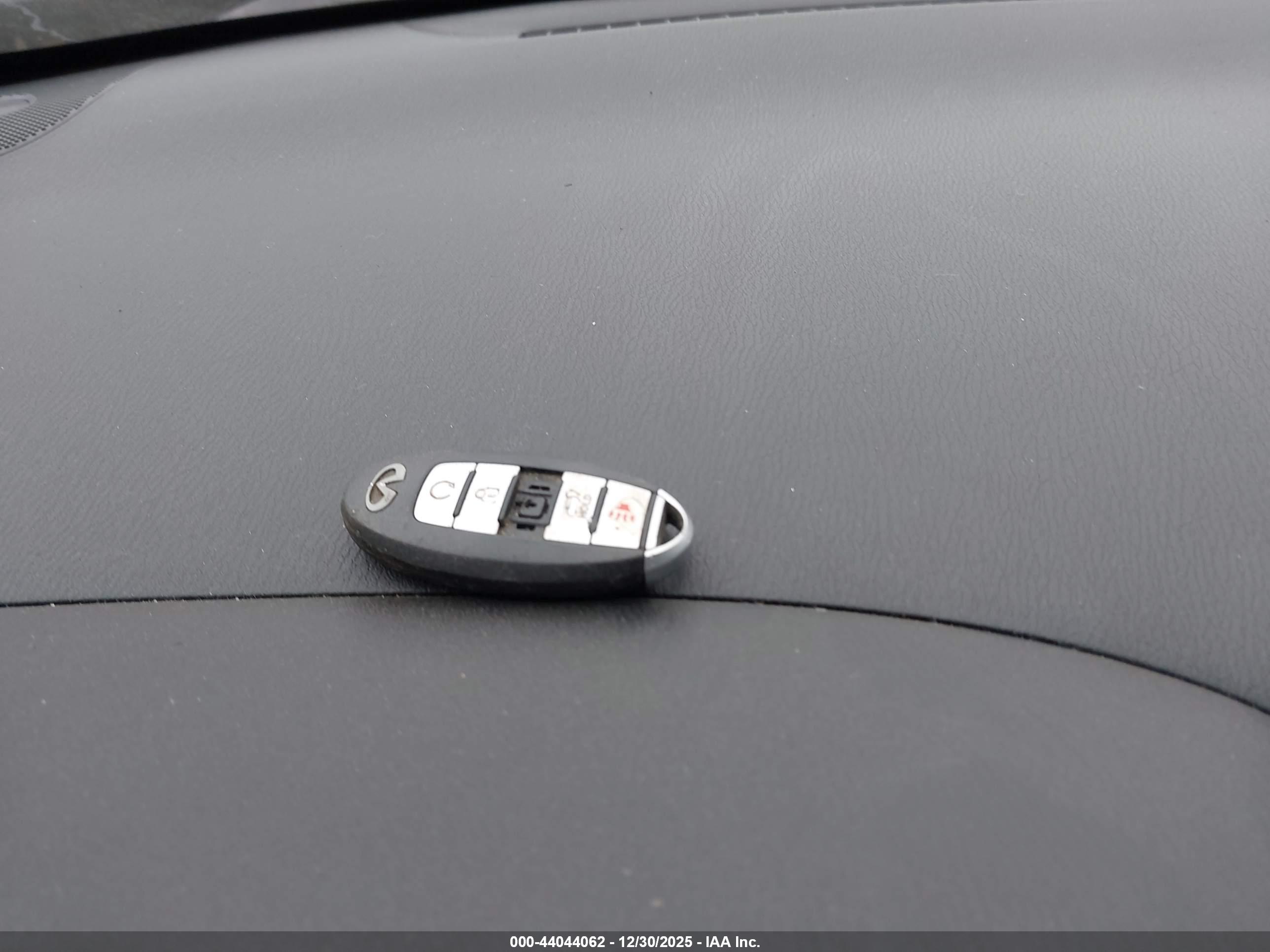 INFINITI JX35 image 11