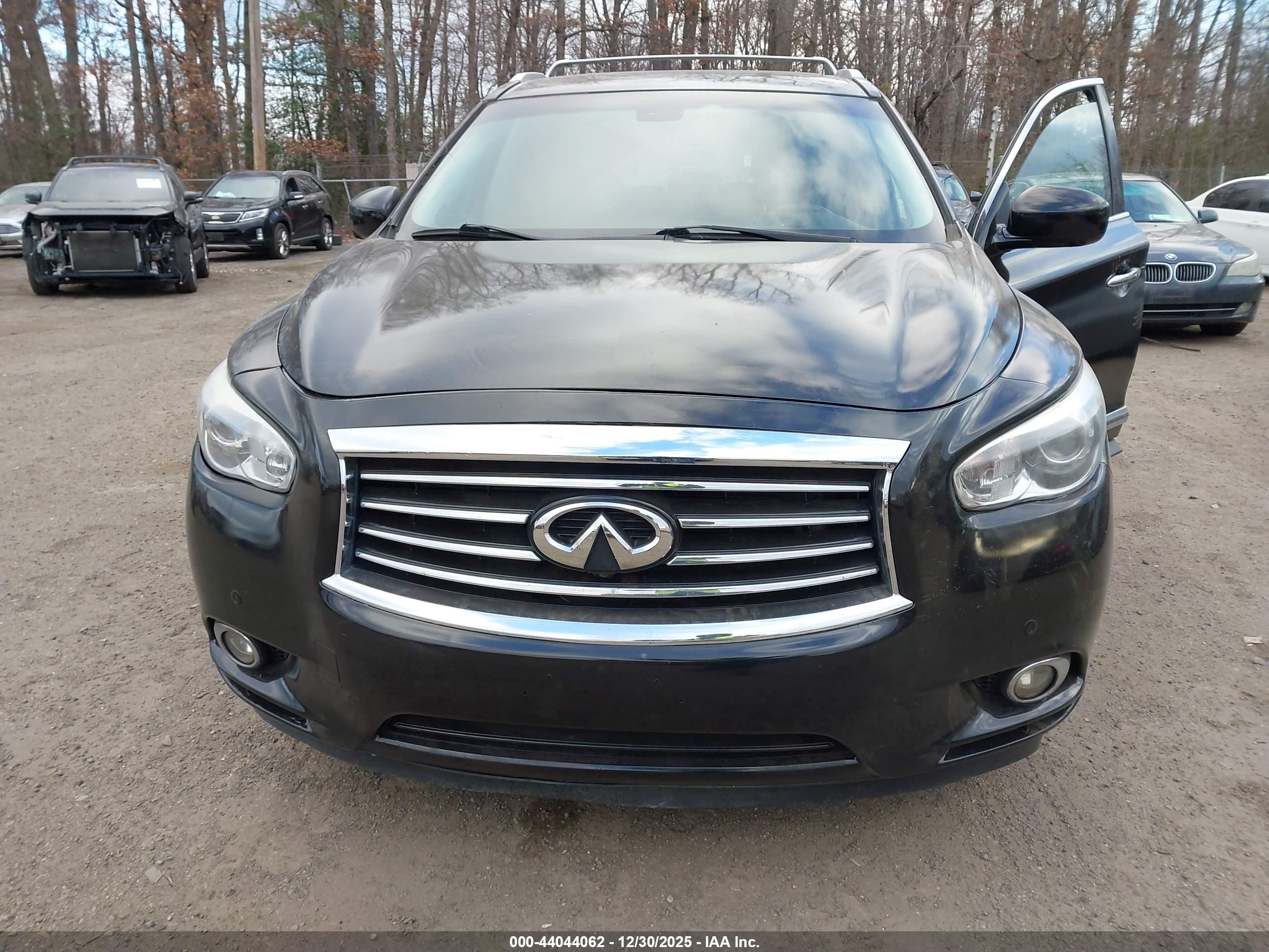 INFINITI JX35 image 6