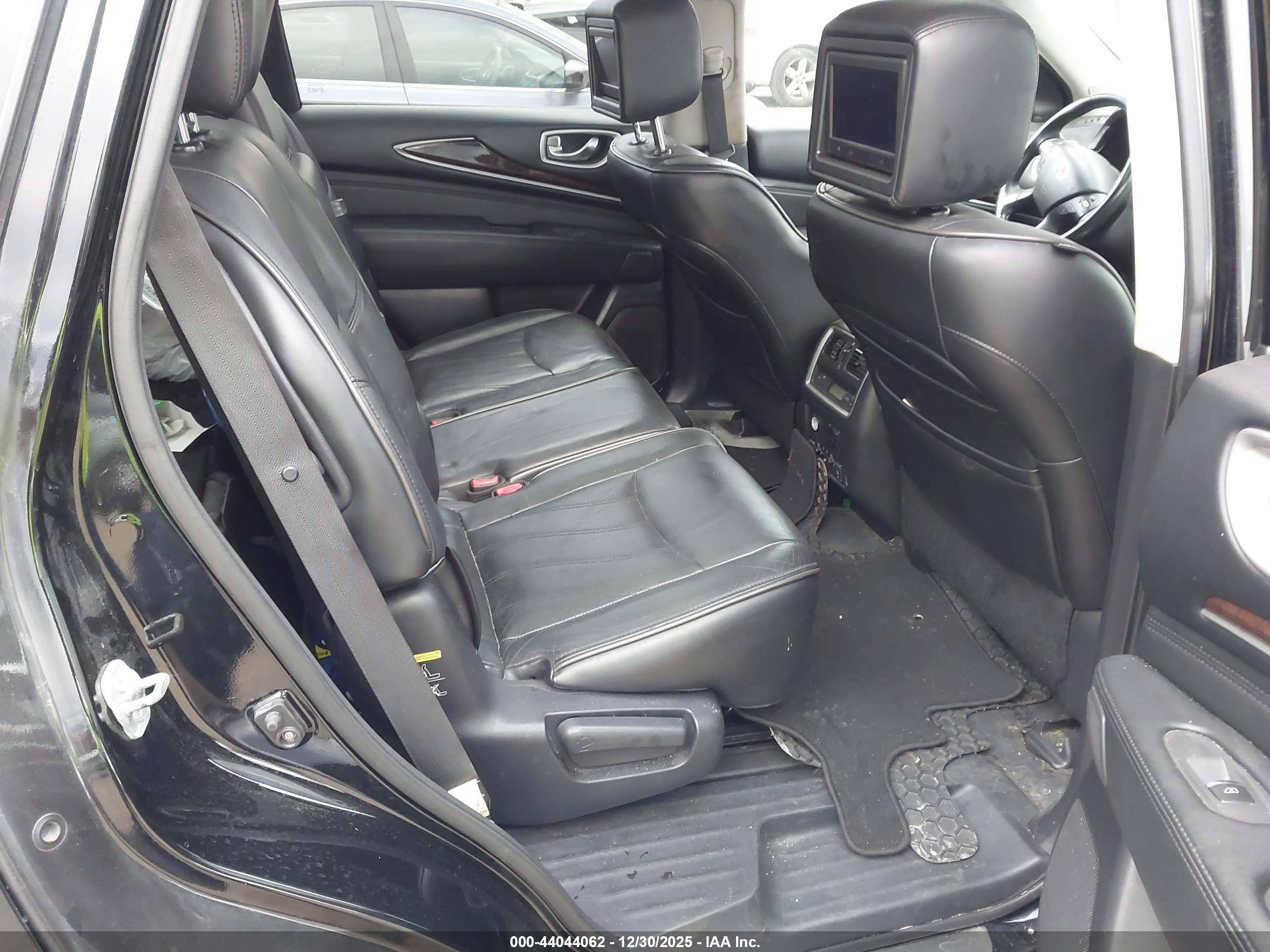 INFINITI JX35 image 8