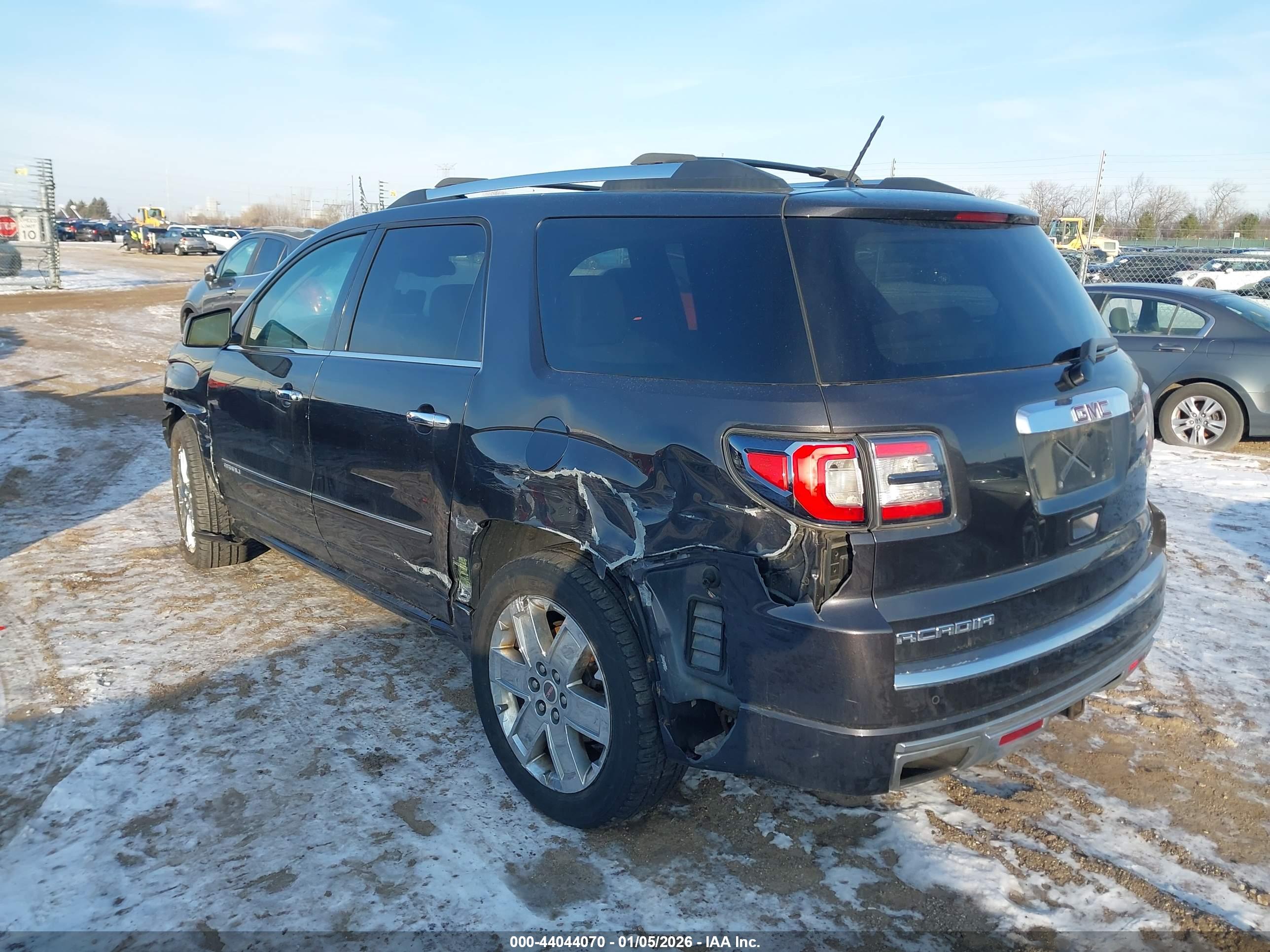 GMC ACADIA image 3