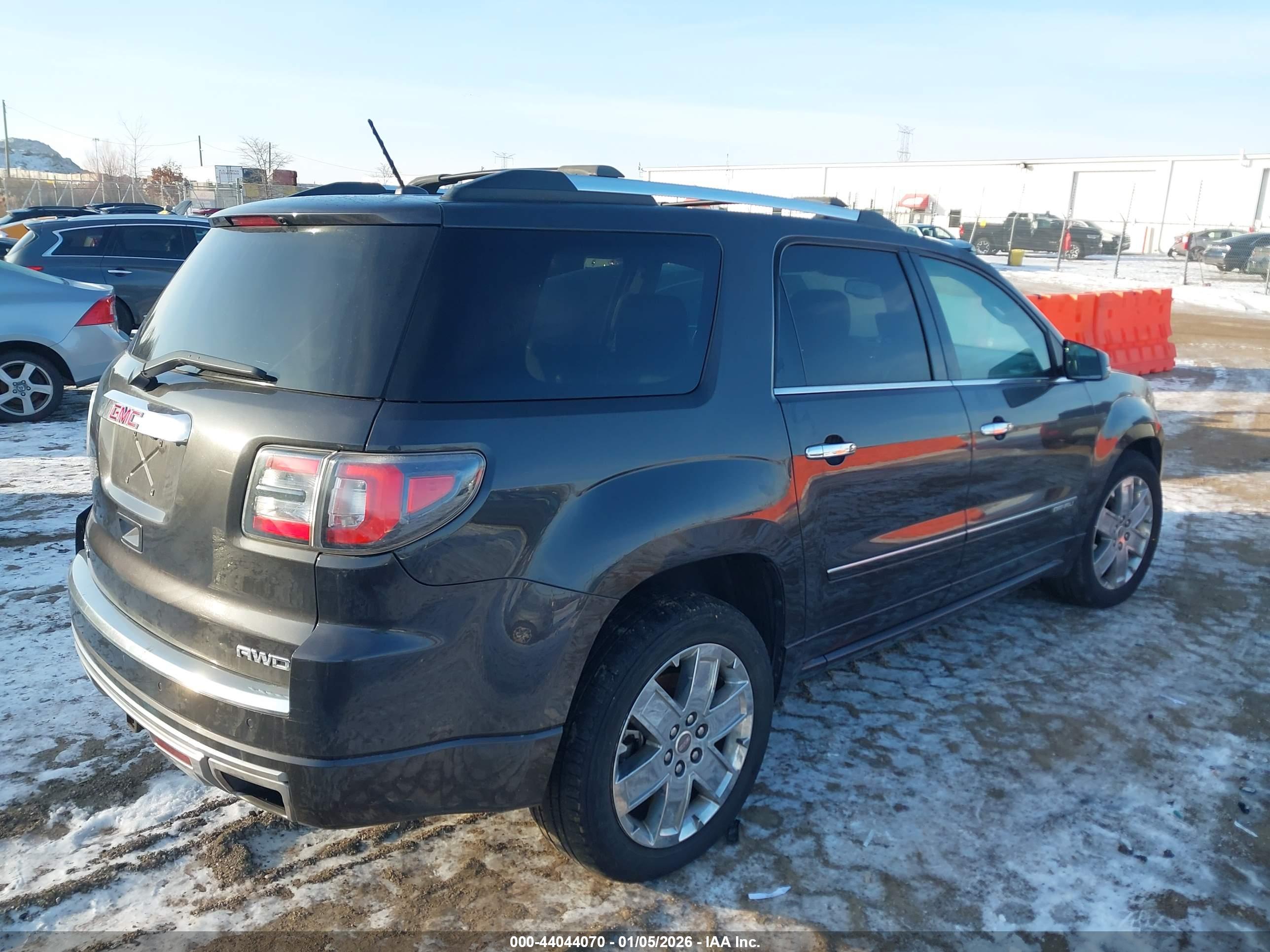GMC ACADIA image 4