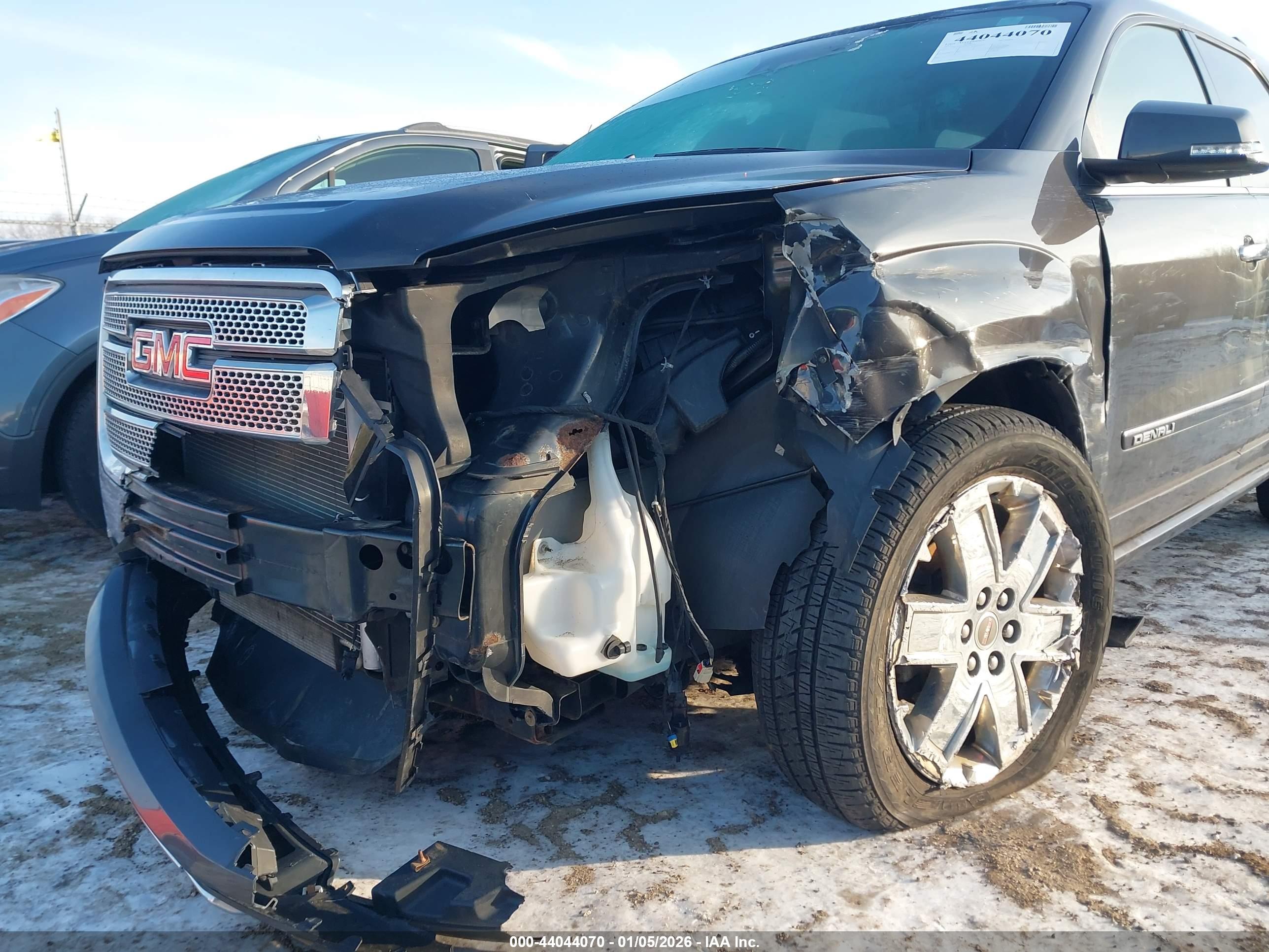 GMC ACADIA image 6