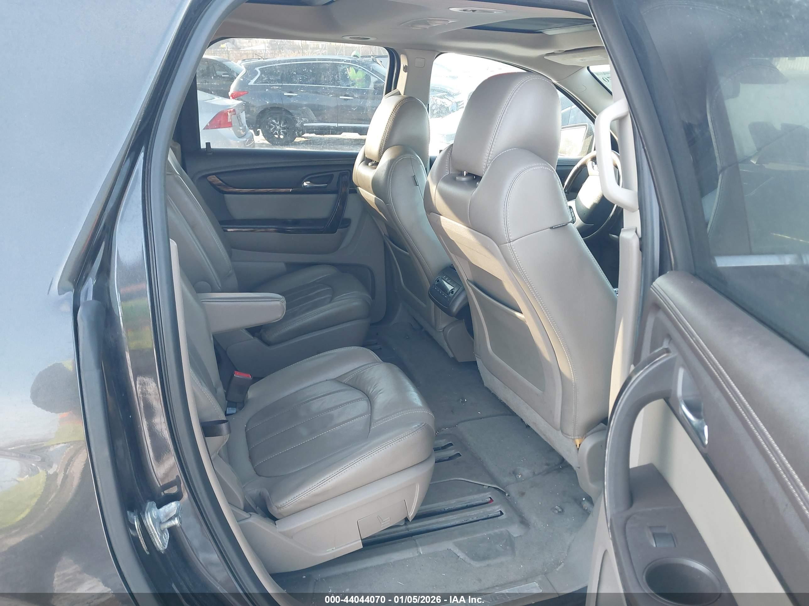 GMC ACADIA image 8