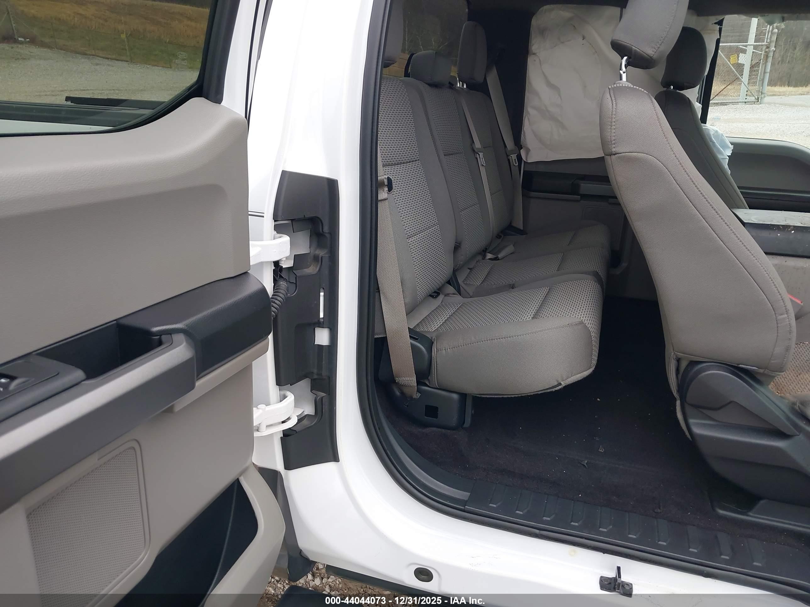 FORD F-150 image 8