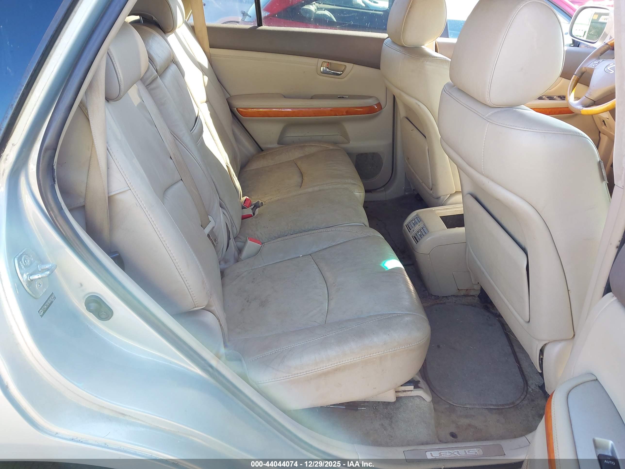 LEXUS RX image 8