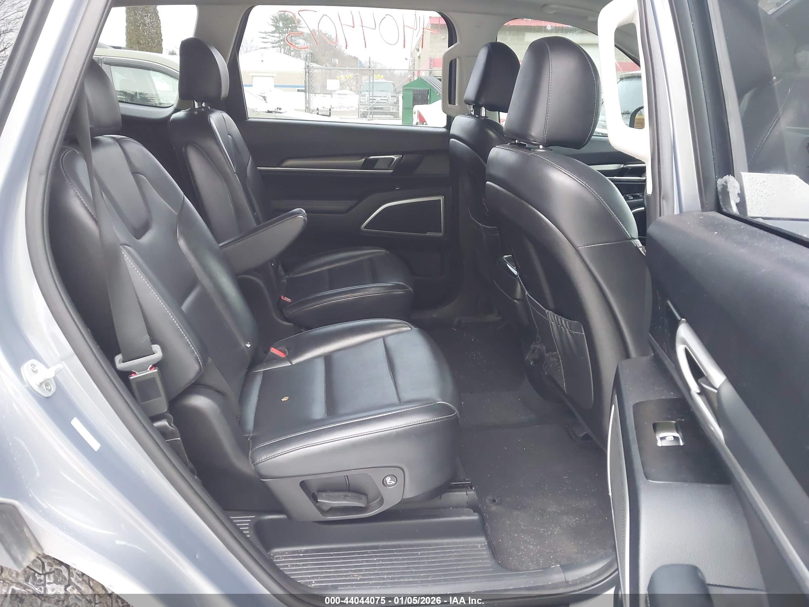 KIA TELLURIDE image 8
