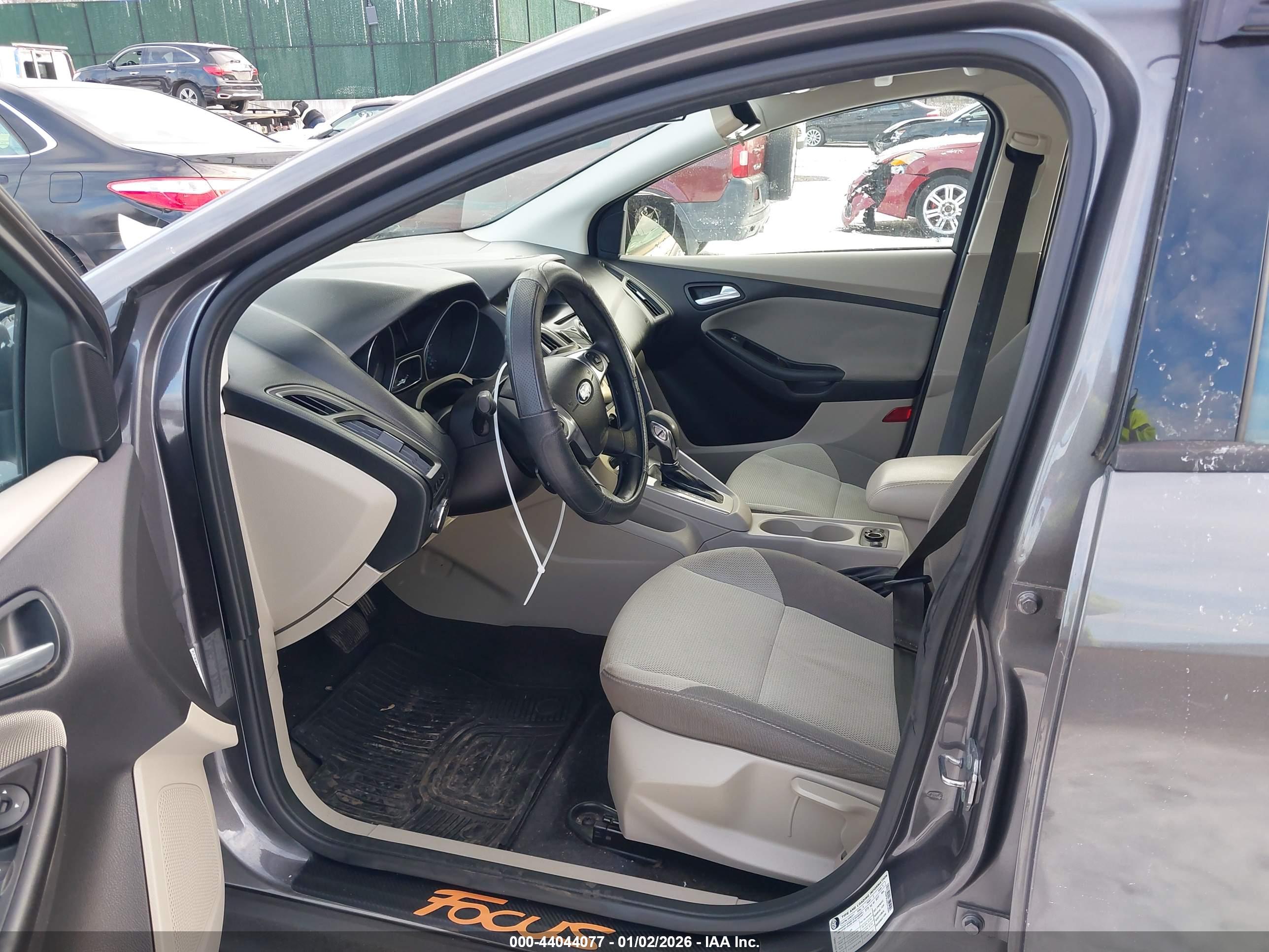 FORD FOCUS image 5