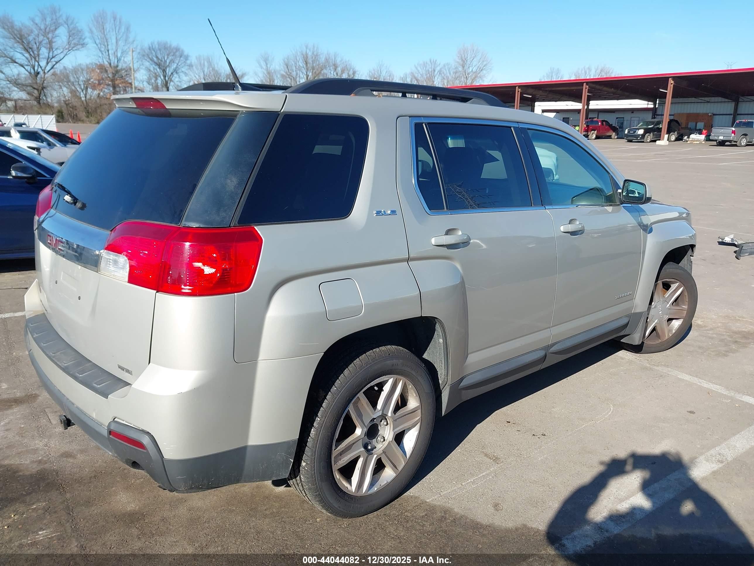GMC TERRAIN image 4