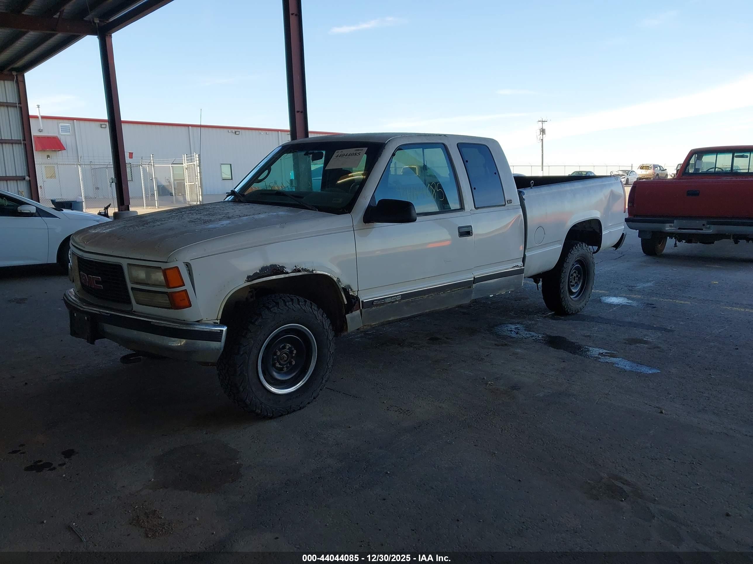 GMC SIERRA image 2