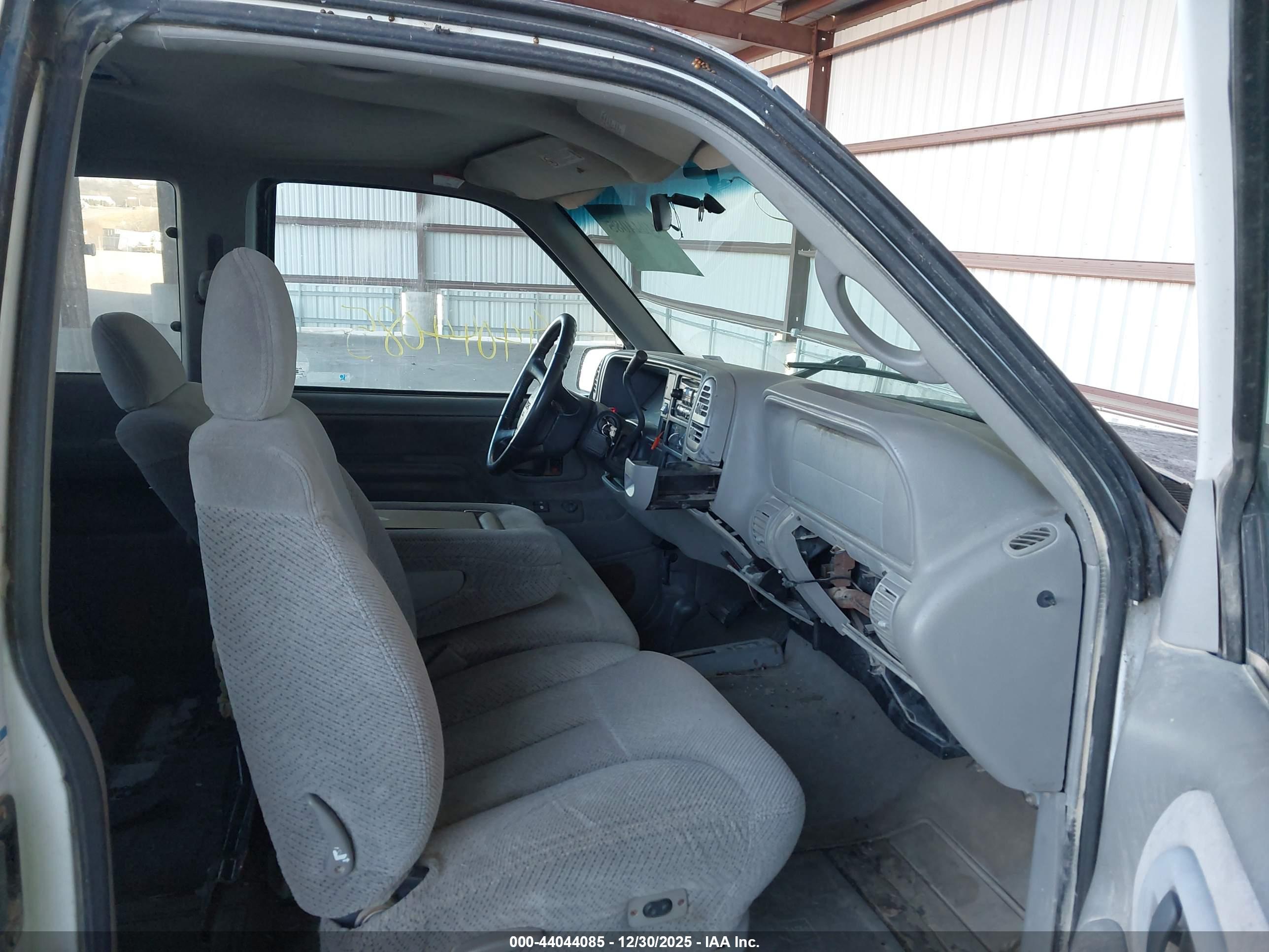 GMC SIERRA image 5
