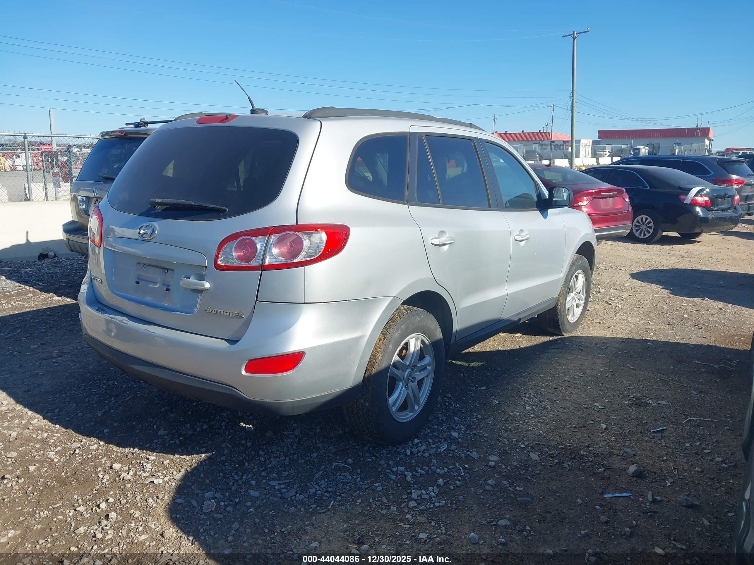 HYUNDAI SANTA image 4