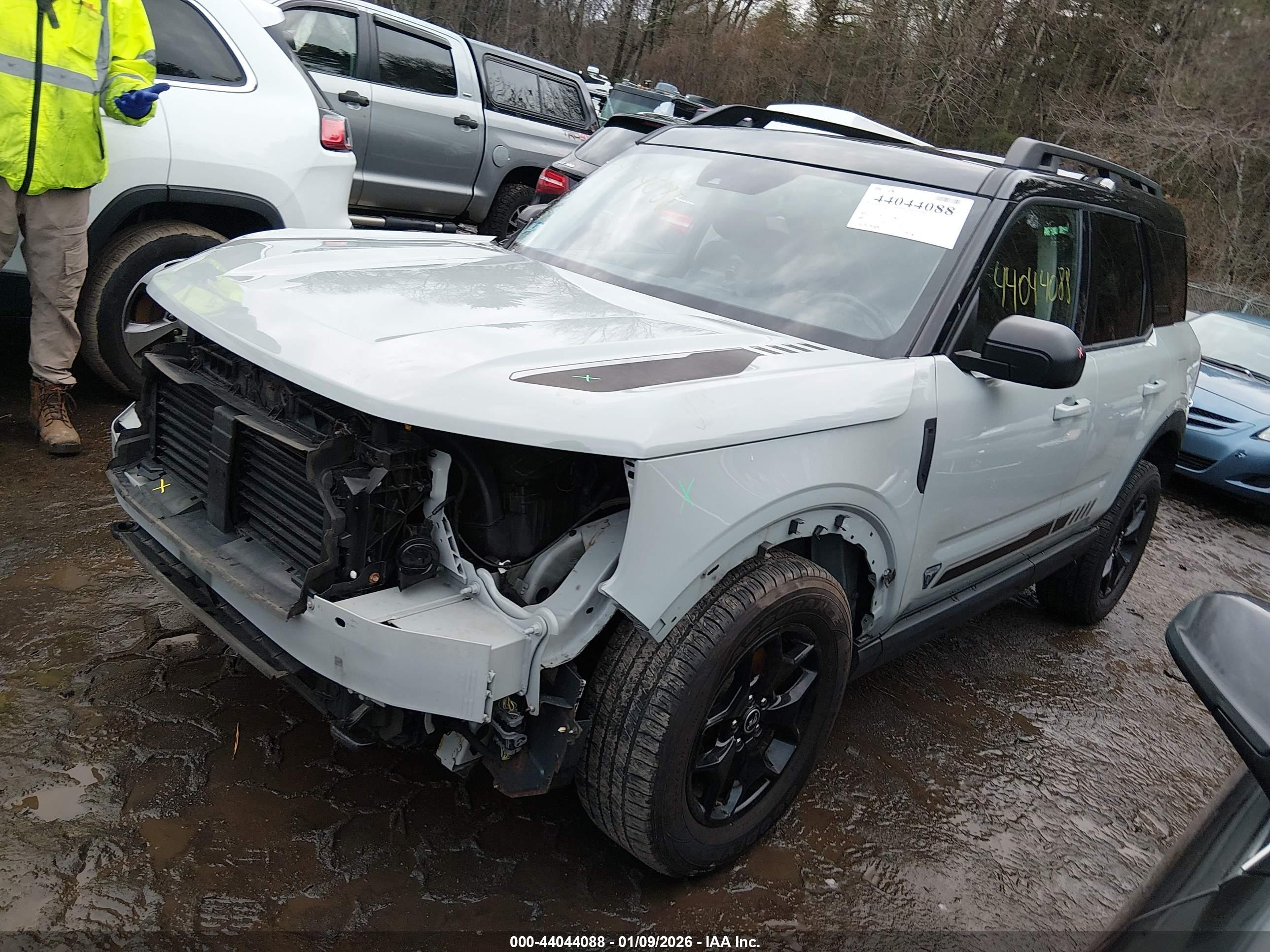 FORD BRONCO image 2