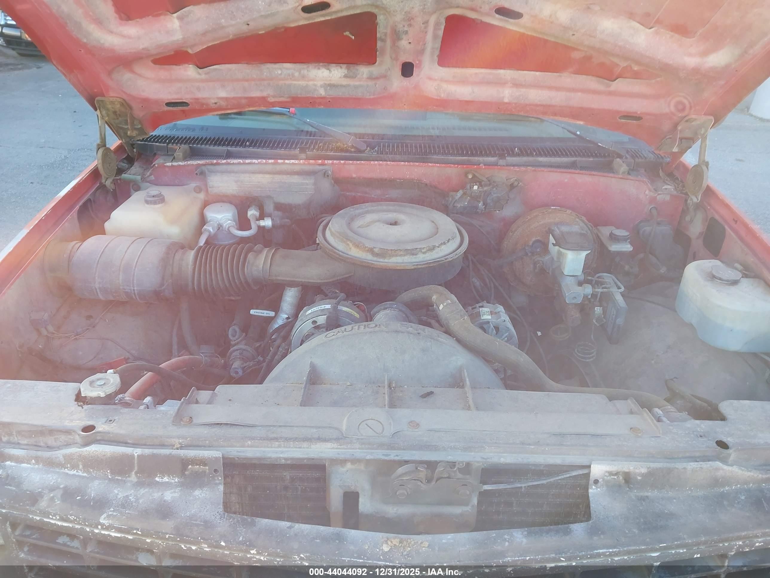 CHEVROLET GMT-400 image 10
