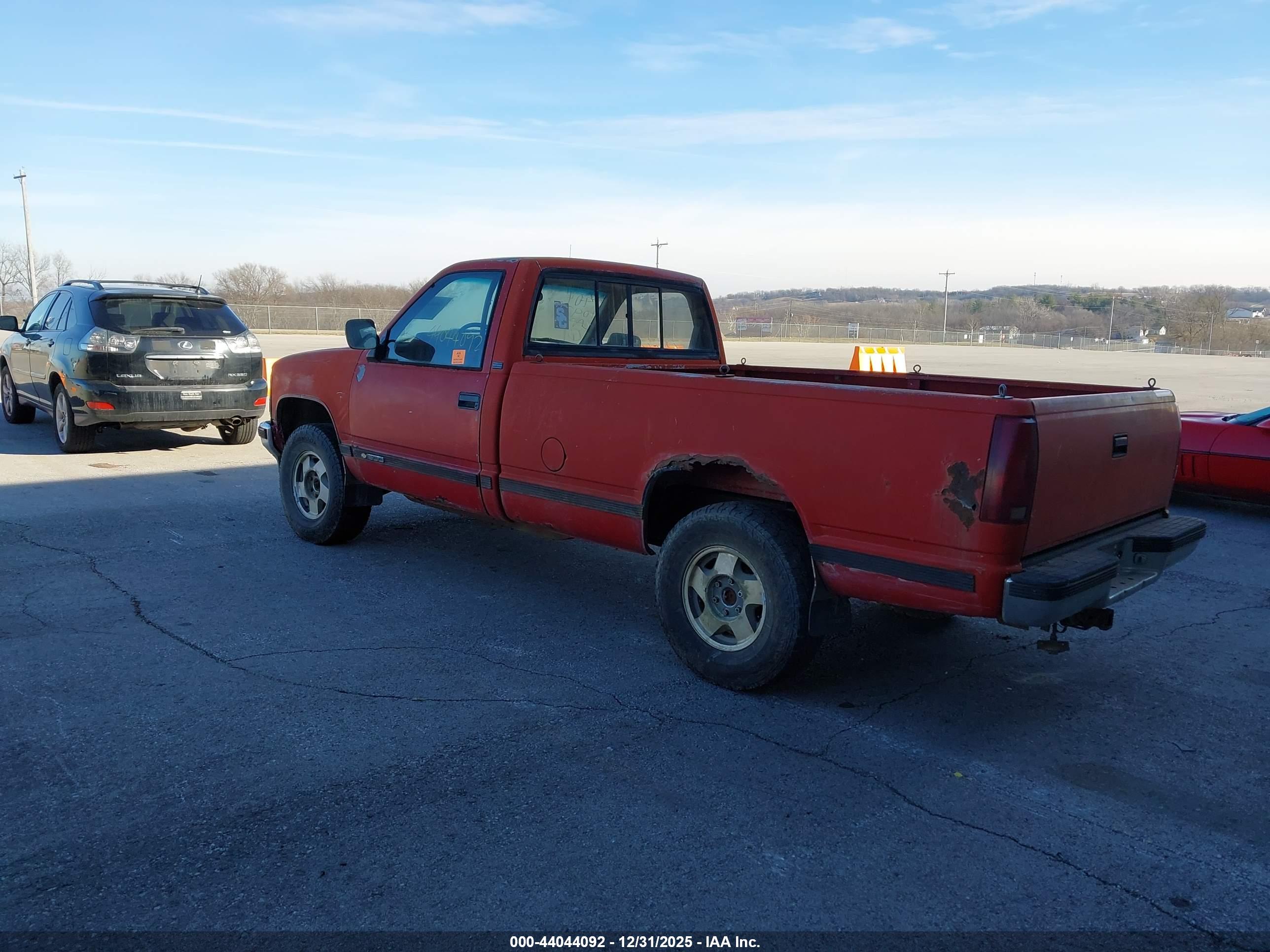 CHEVROLET GMT-400 image 3