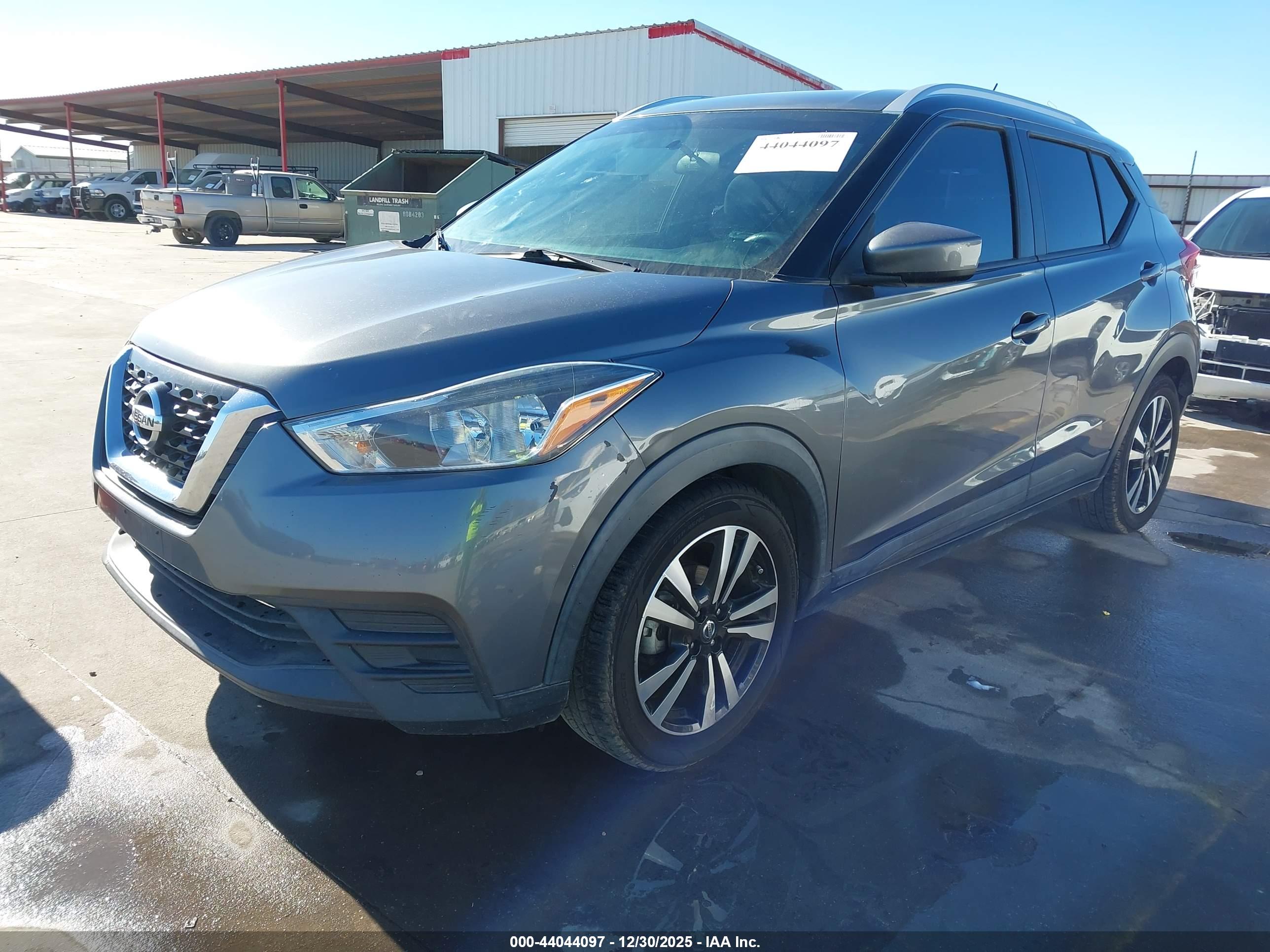 NISSAN KICKS image 2