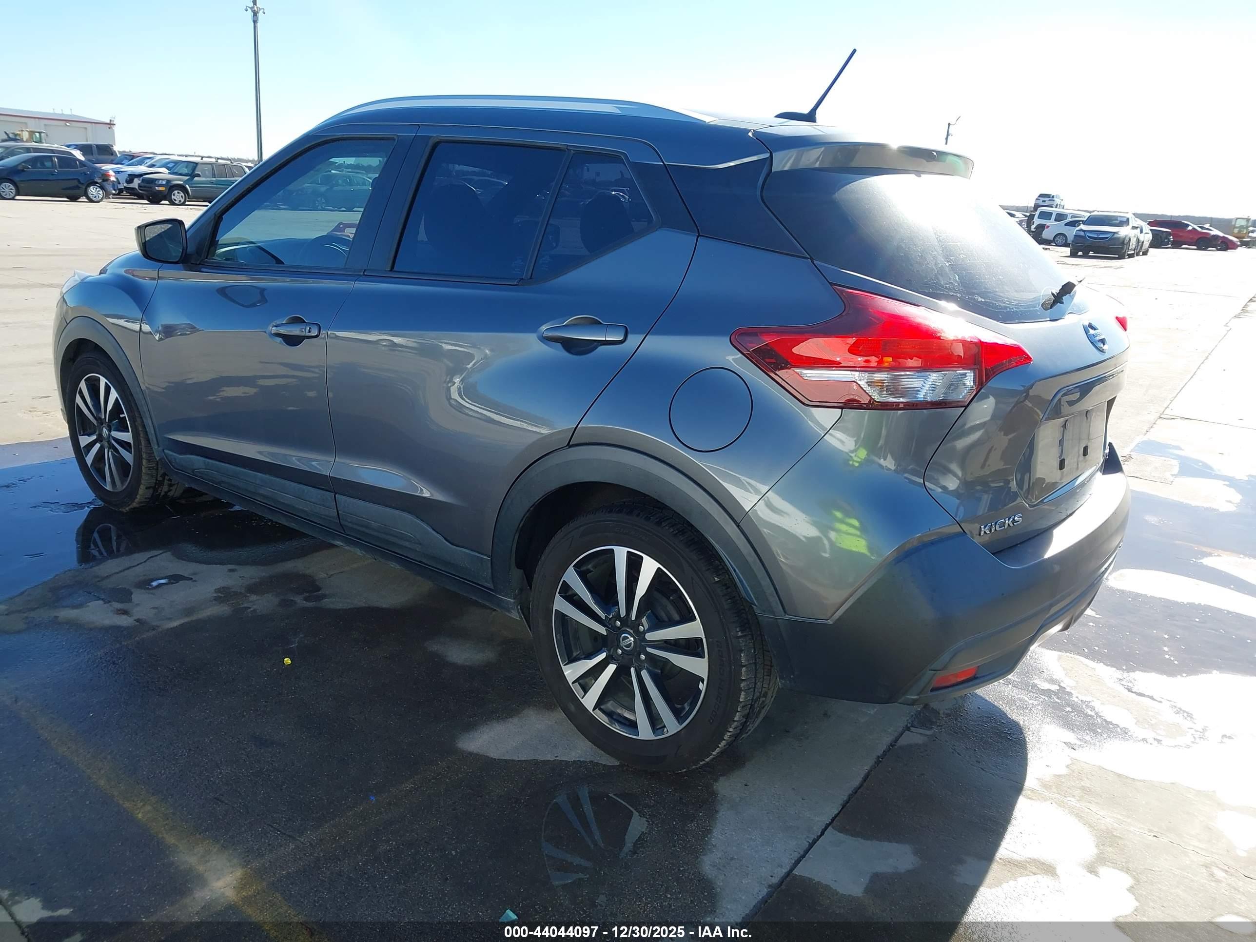 NISSAN KICKS image 3