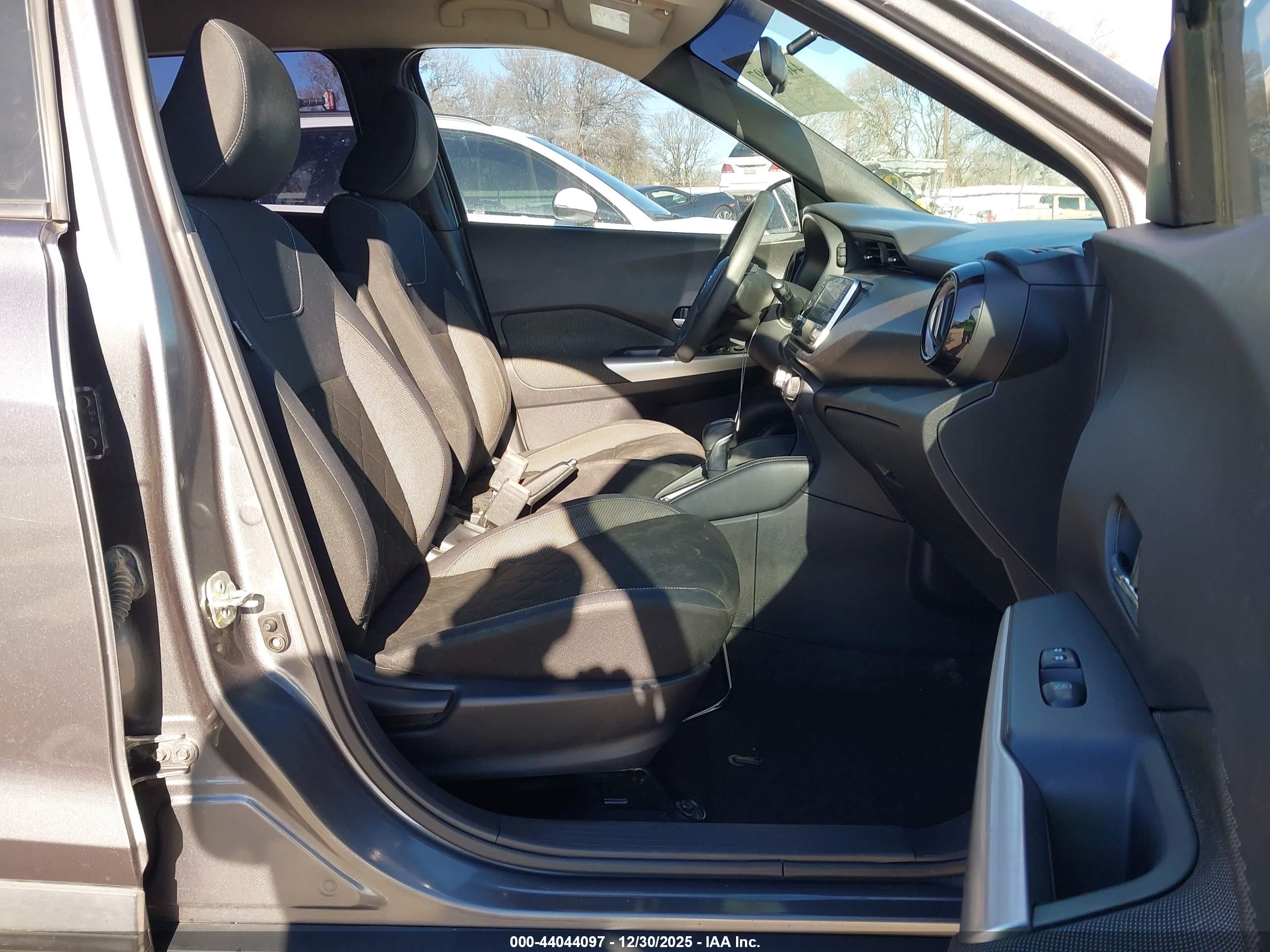 NISSAN KICKS image 5