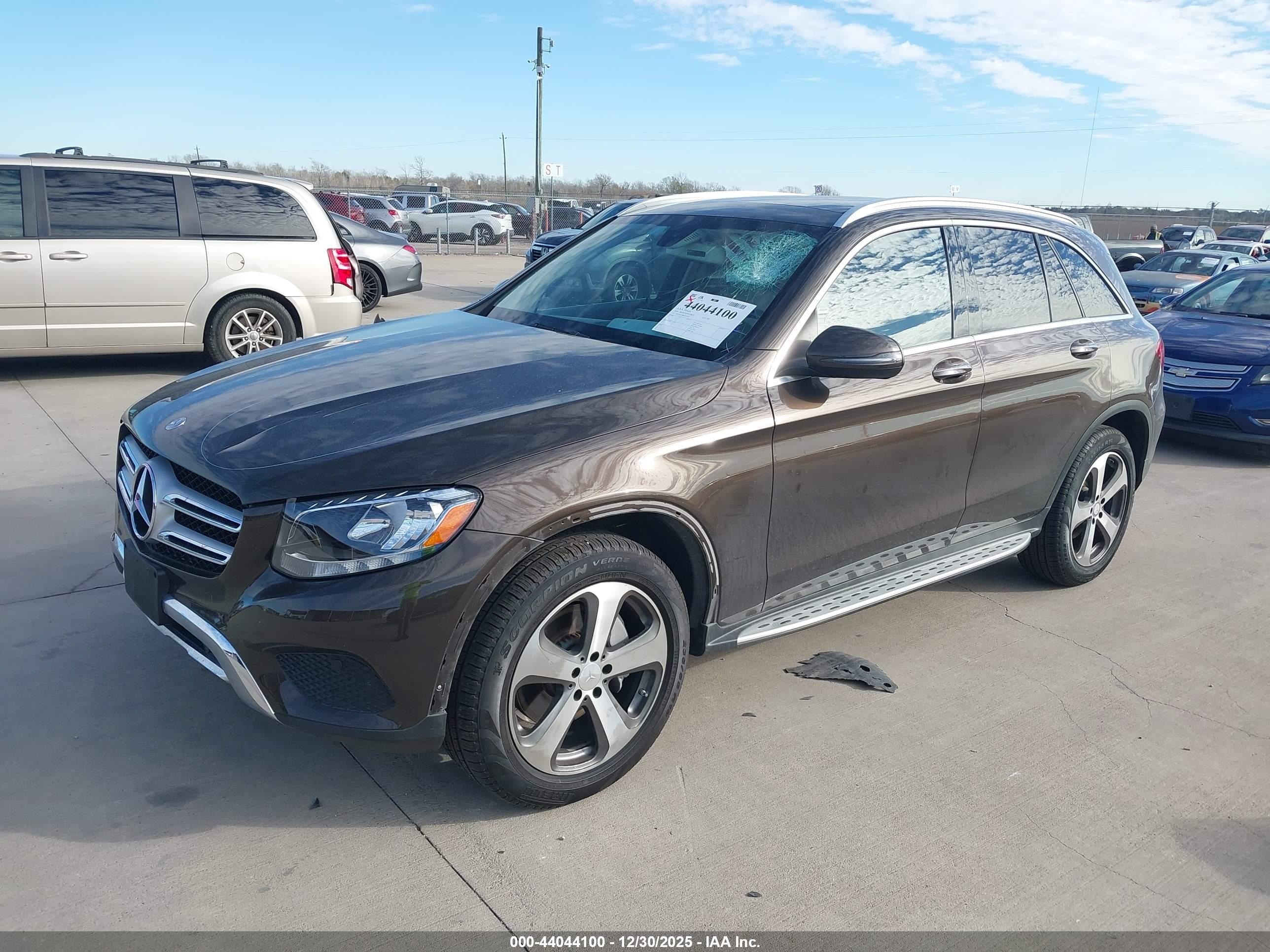 MERCEDES-BENZ GLC image 2