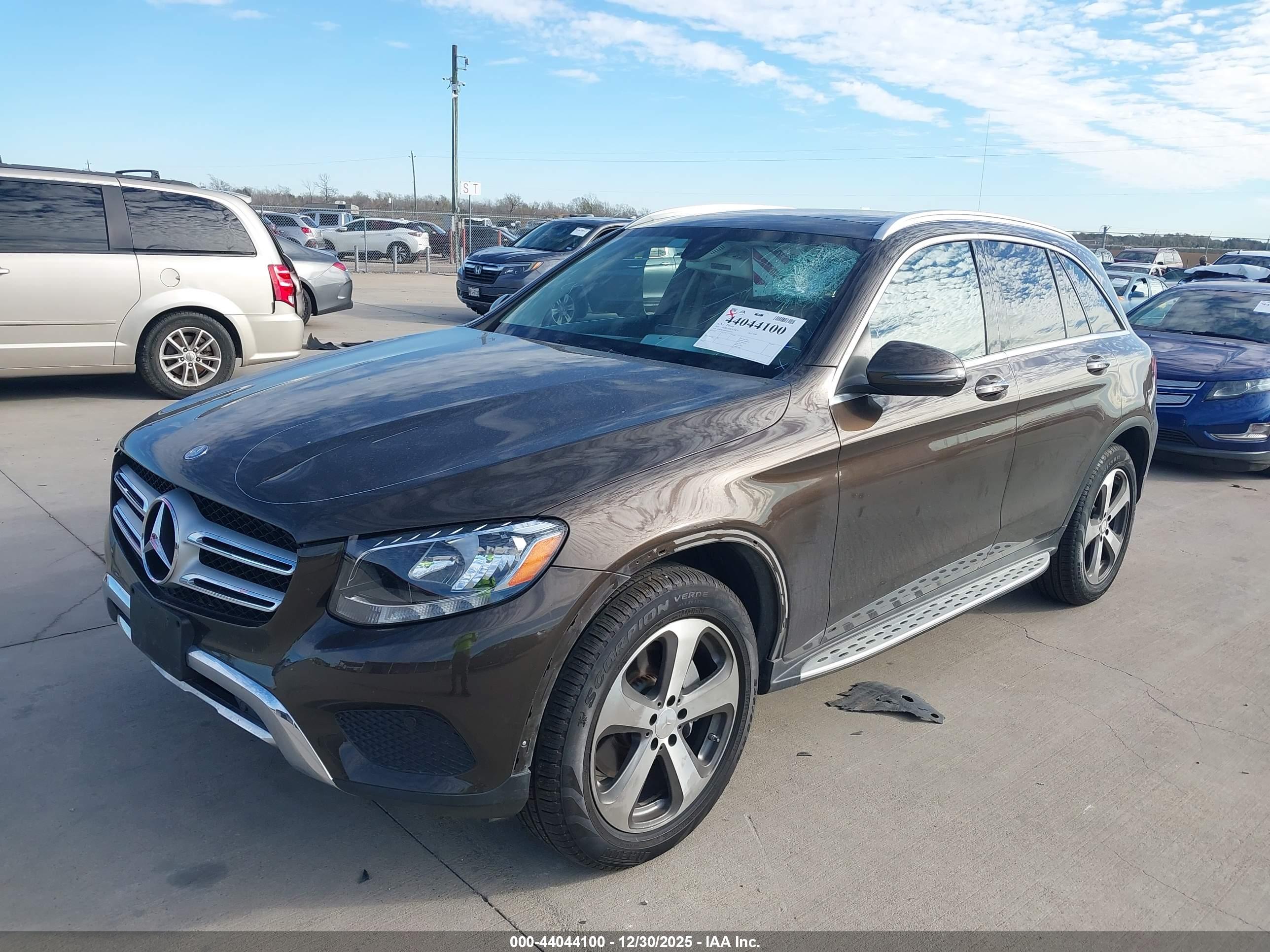 MERCEDES-BENZ GLC image 6